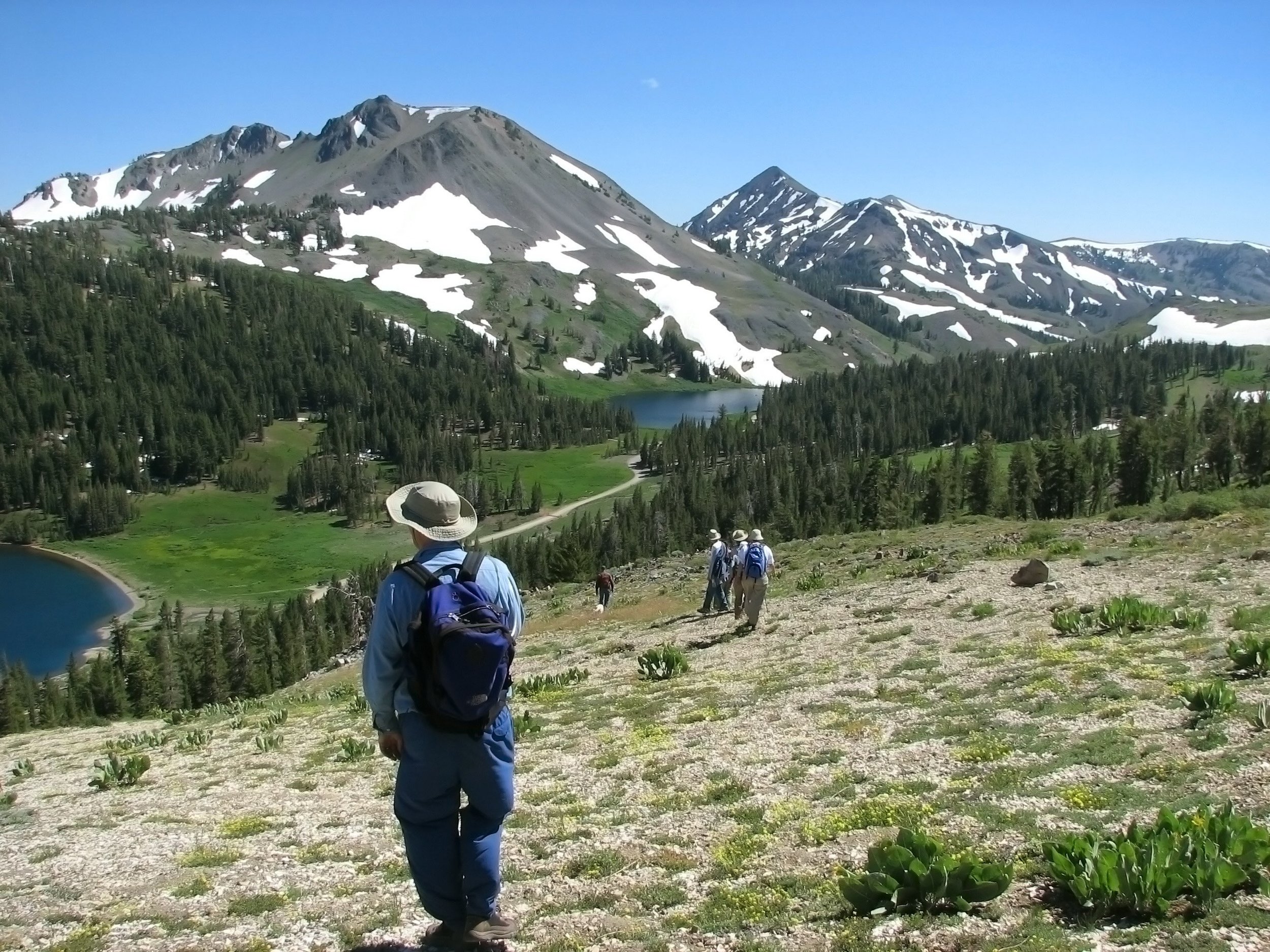 It&rsquo;s hiking season in the Sierra! What&rsquo;s your favorite trail near Bear Valley? 🏔️ #bearvalley #sierranevada #hiking