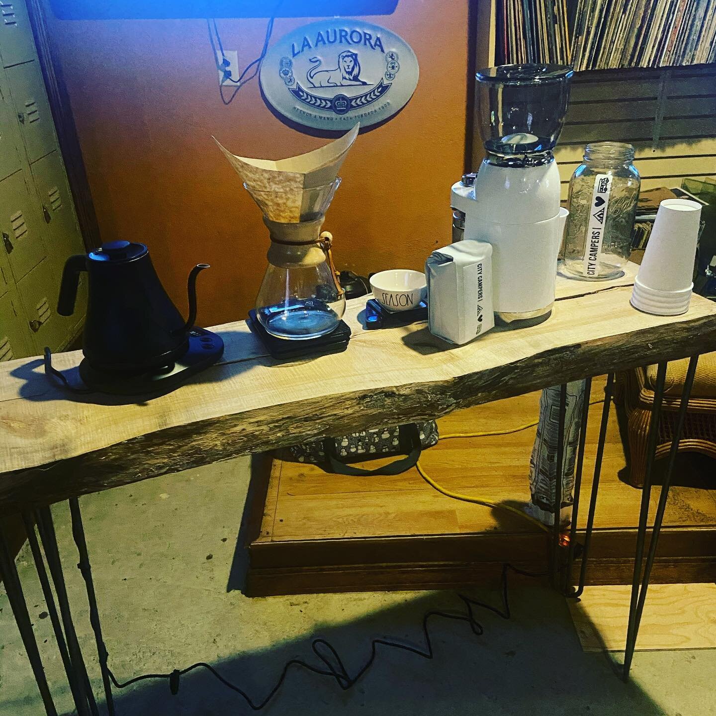 Travel set up when I do events and parties! DM me to enjoy some amazing coffee at your next get together! #Camperscoffee #Pourover #Ginacoffee #Citycampers