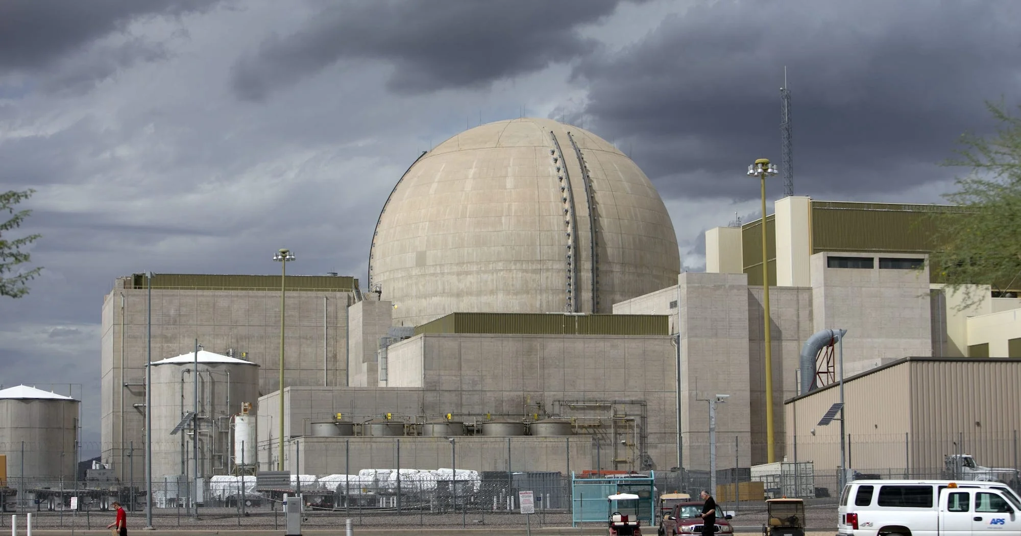 palo-verde-nuclear-generating-station-pigeon-control.jpg
