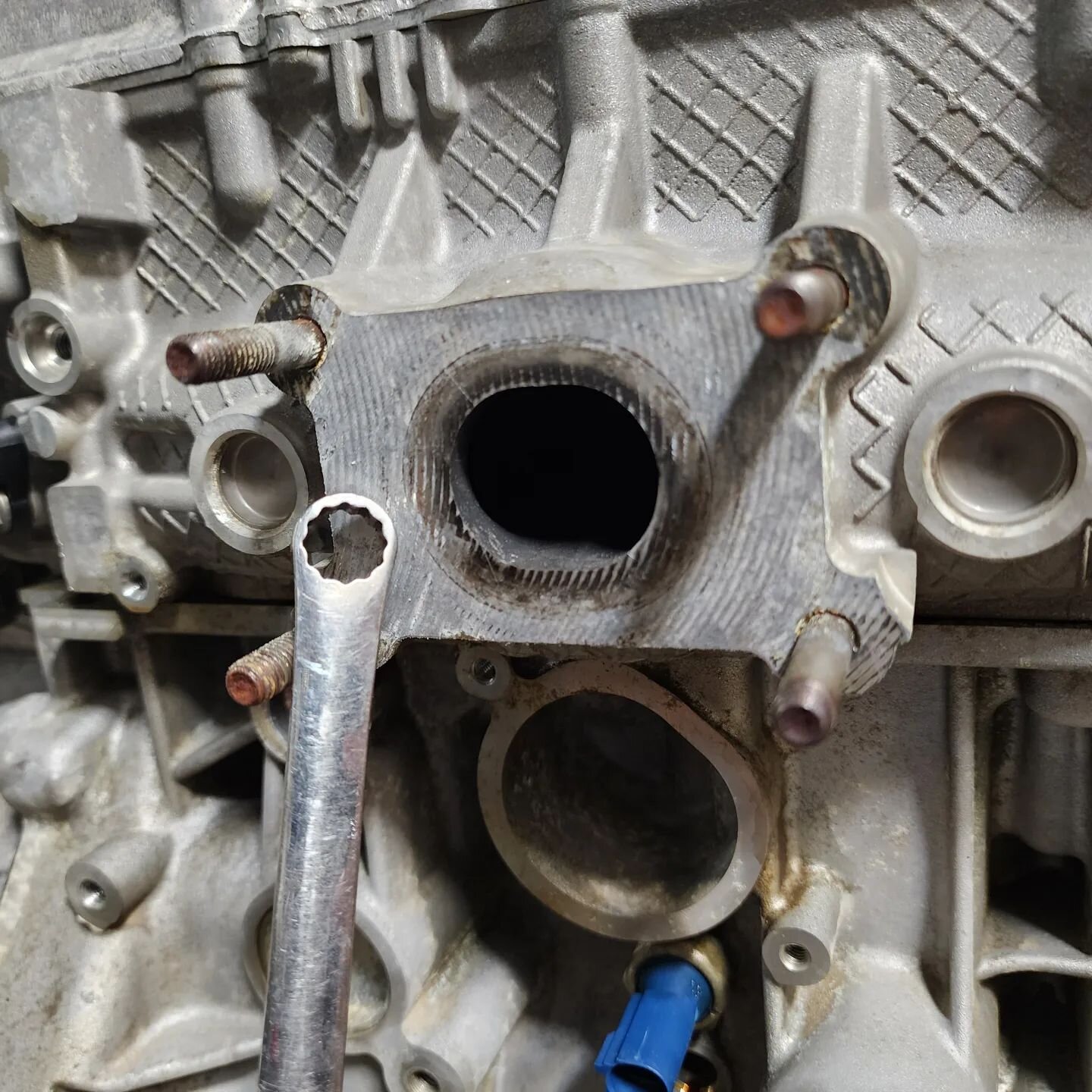 Look at this baby exhaust port! 12mm wrench for scale. This is on a Volkswagen 1.4 Turbo. 

#Volkswagen #turbo #turbocharger #turbocharging #engineering #enginedesign #mechanicsmemes
