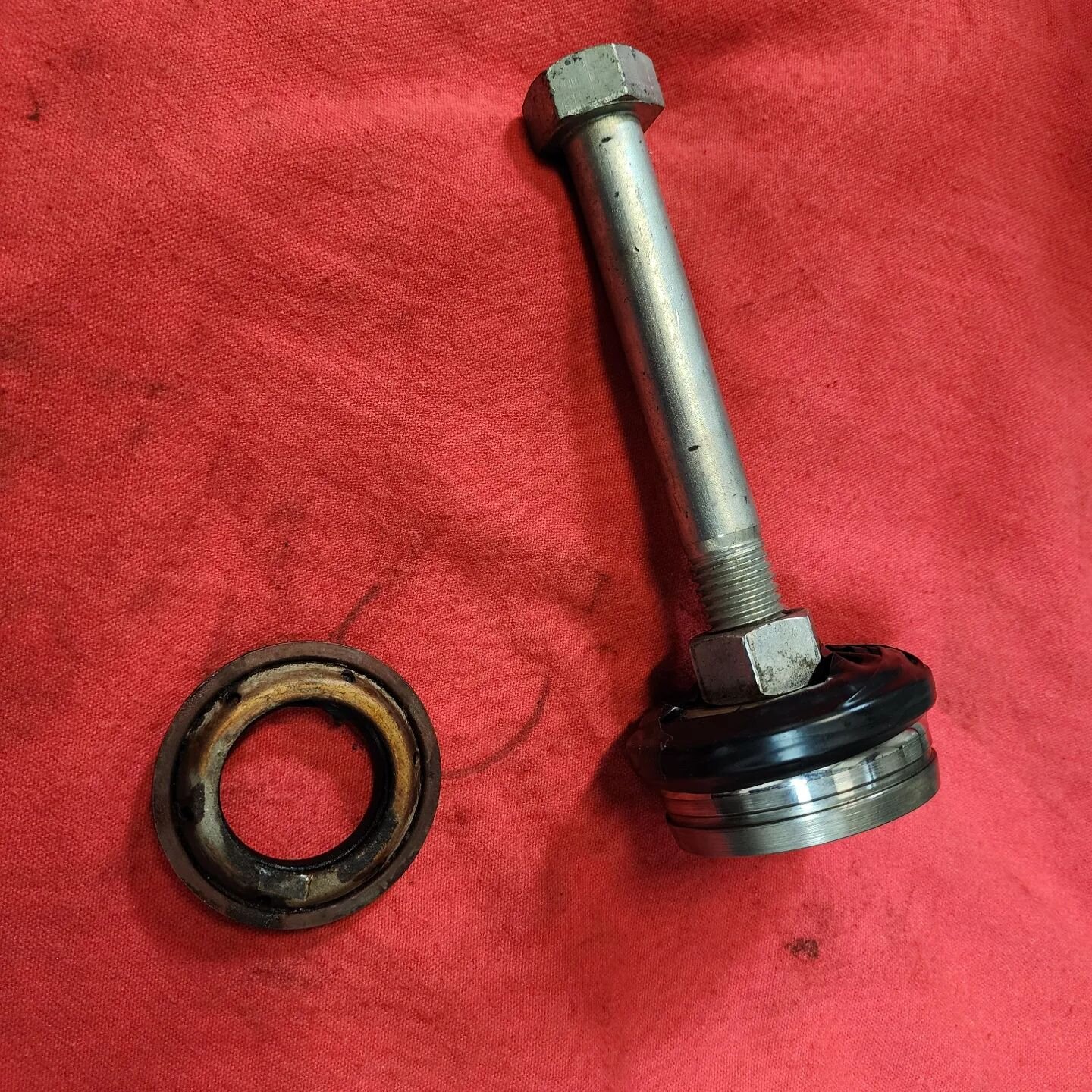 Sometimes you just gotta make your own seal installer!

1 big bolt, 1 big washer, 2 big nuts (hehe) an old wheel bearing race and some electrical tape and this Saab axle seal is in!

#techtips #mechanicsmemes #mechanicslife #cars #Saab #wrenching #mc