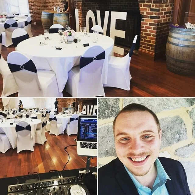 DJ Josh is doing his thing tonight at a #wedding at Bakers House. Such a gorgeous setup, and the room looks good too 🤣
.
.
.
#KomodoMusicDJs #Komodo #WeddingVenue #Perth #perthweddings #DJJosh