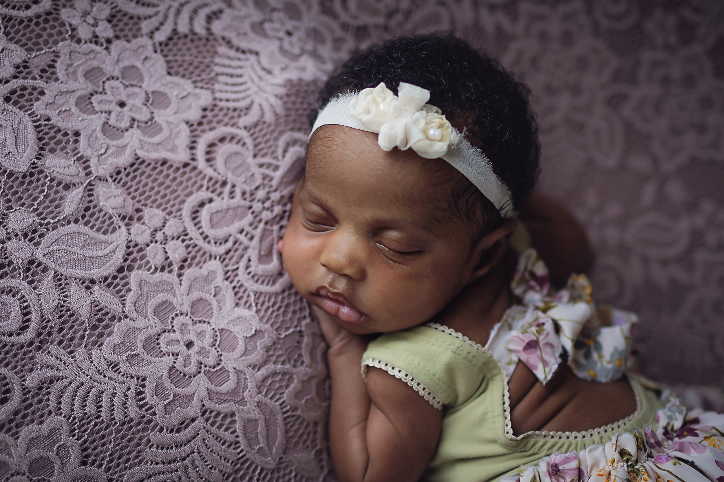 Indianapolis-newborn-photographer-ChikamsiE-0043.jpg