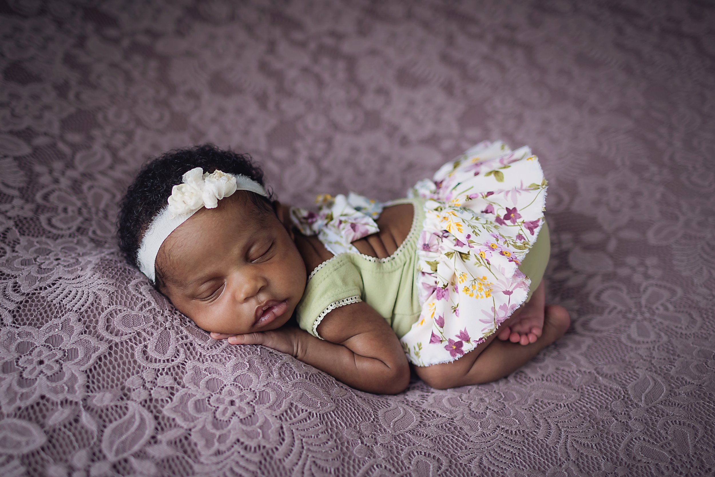 Indianapolis-newborn-photographer-ChikamsiE-0050.jpg