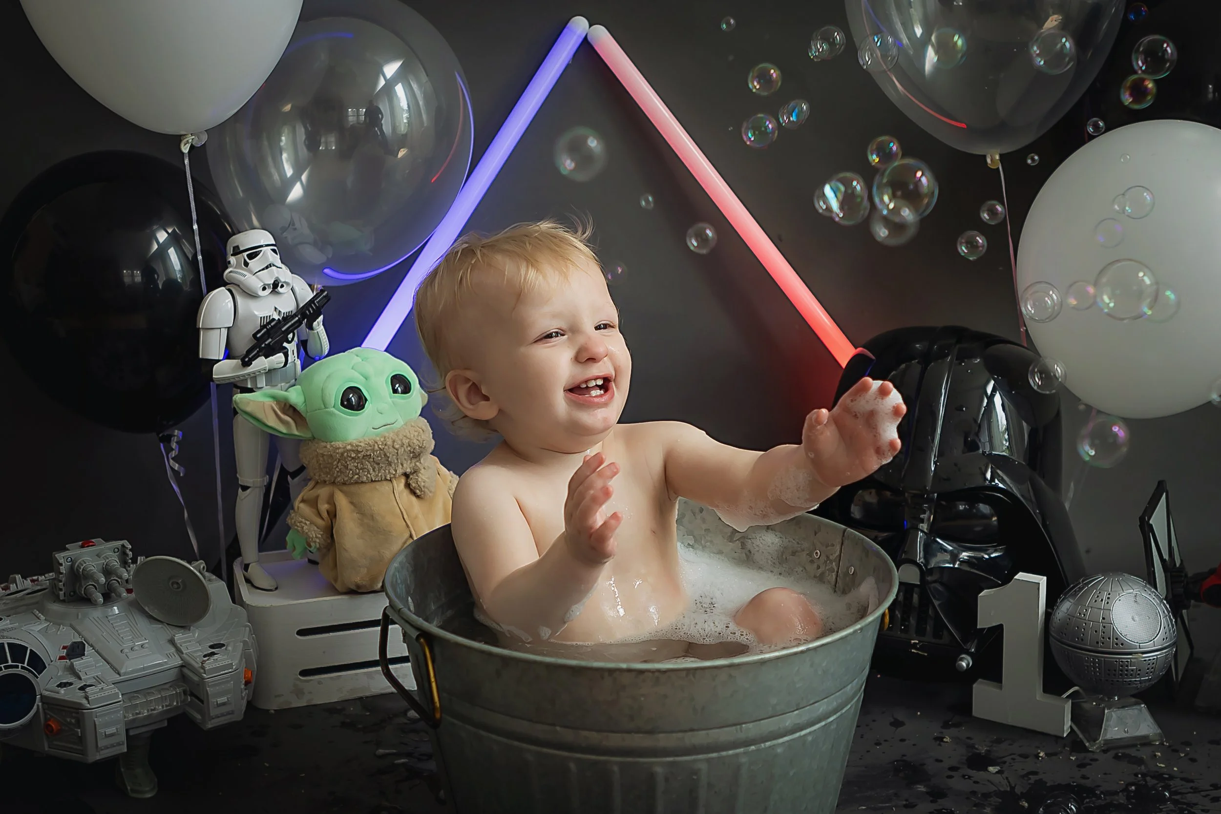 indianapolis-cake-smash-splash-session-star-wars-theme.jpg