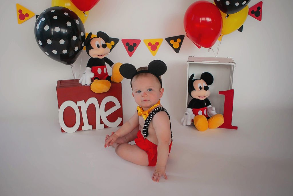 mickey-mouse-one-year-photography-session.jpg