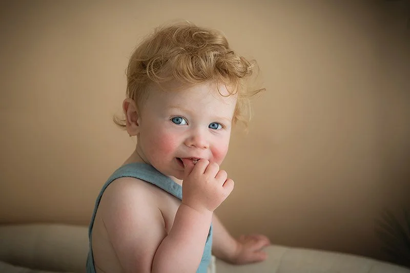 indianapolis-one-year-milestone-photographer-candid-studio-session.jpg