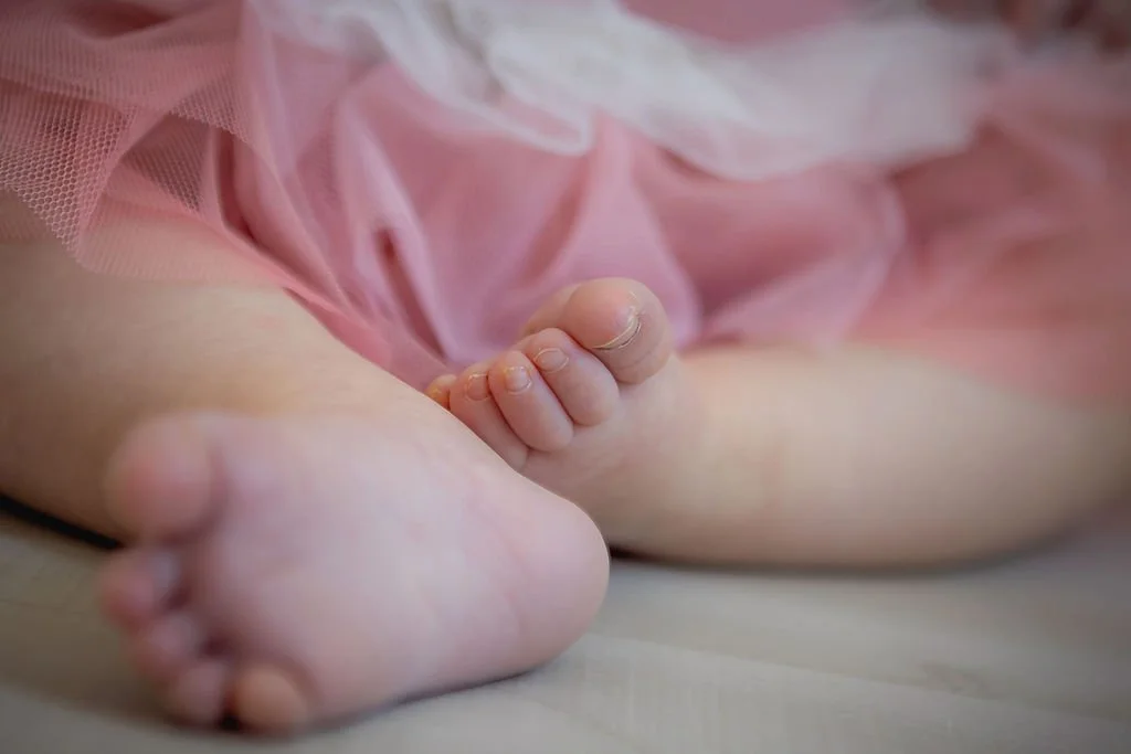 indianapolis-one-year-milestone-photographer-close-up-toes.jpg