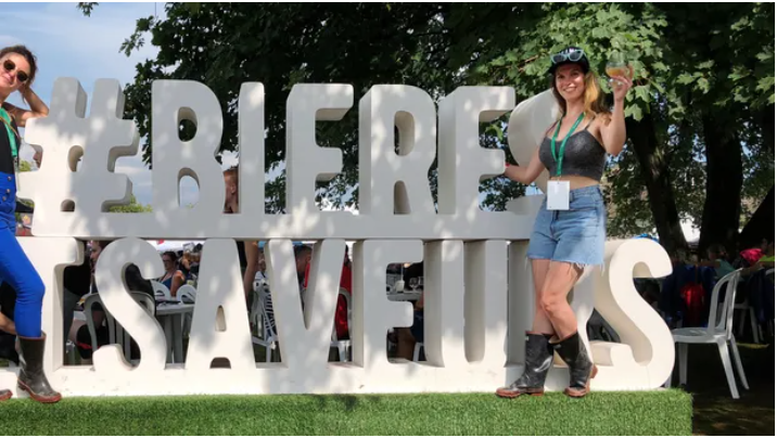 Bière et Saveurs de Chambly en bottes de pluies et bonne compagnie