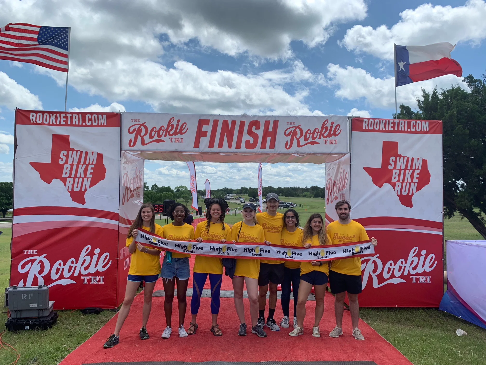 Volunteering at a local triathlon with my Texas 4000 teammates 