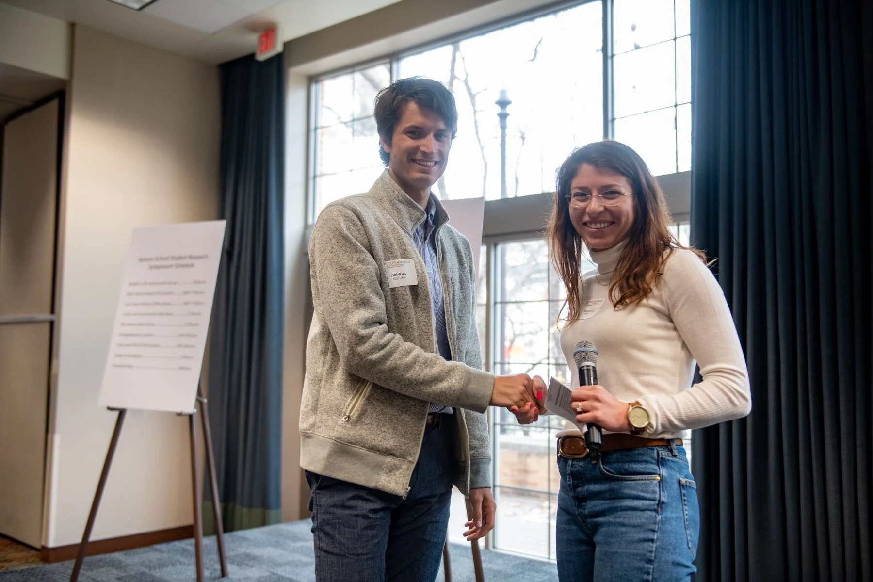 Awarded 3rd place of the undergraduate section at the 9th Annual Jackson School Research Symposium 