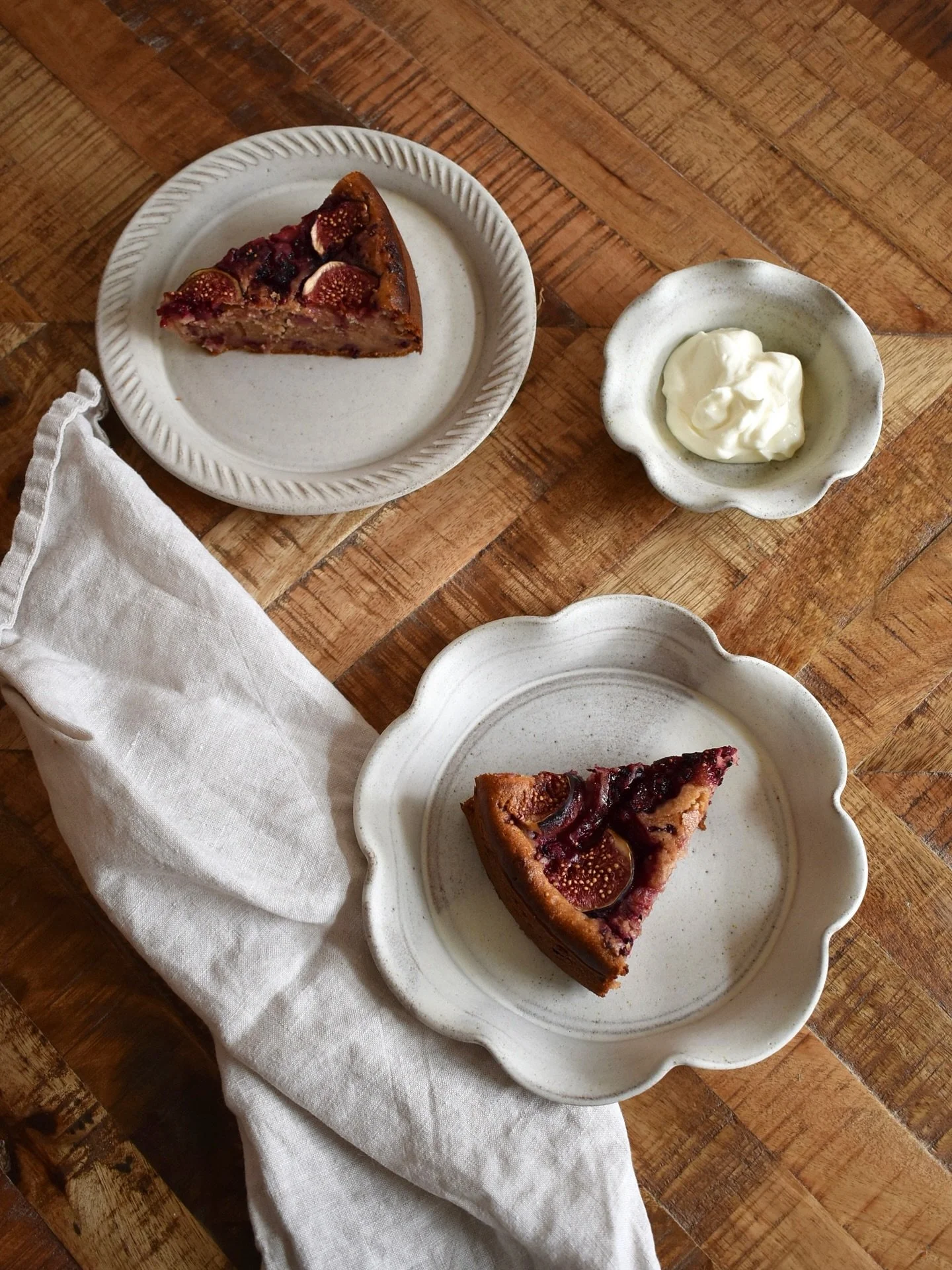 Hello! A few things to tell you&hellip;
🏺The shop is now OPEN! 
Shipping once a week on Mondays for the moment so I can pack orders placed by Sunday while I have hands free time as I&rsquo;m still on Maternity leave-ish! 

🏺I&rsquo;m cracking away 