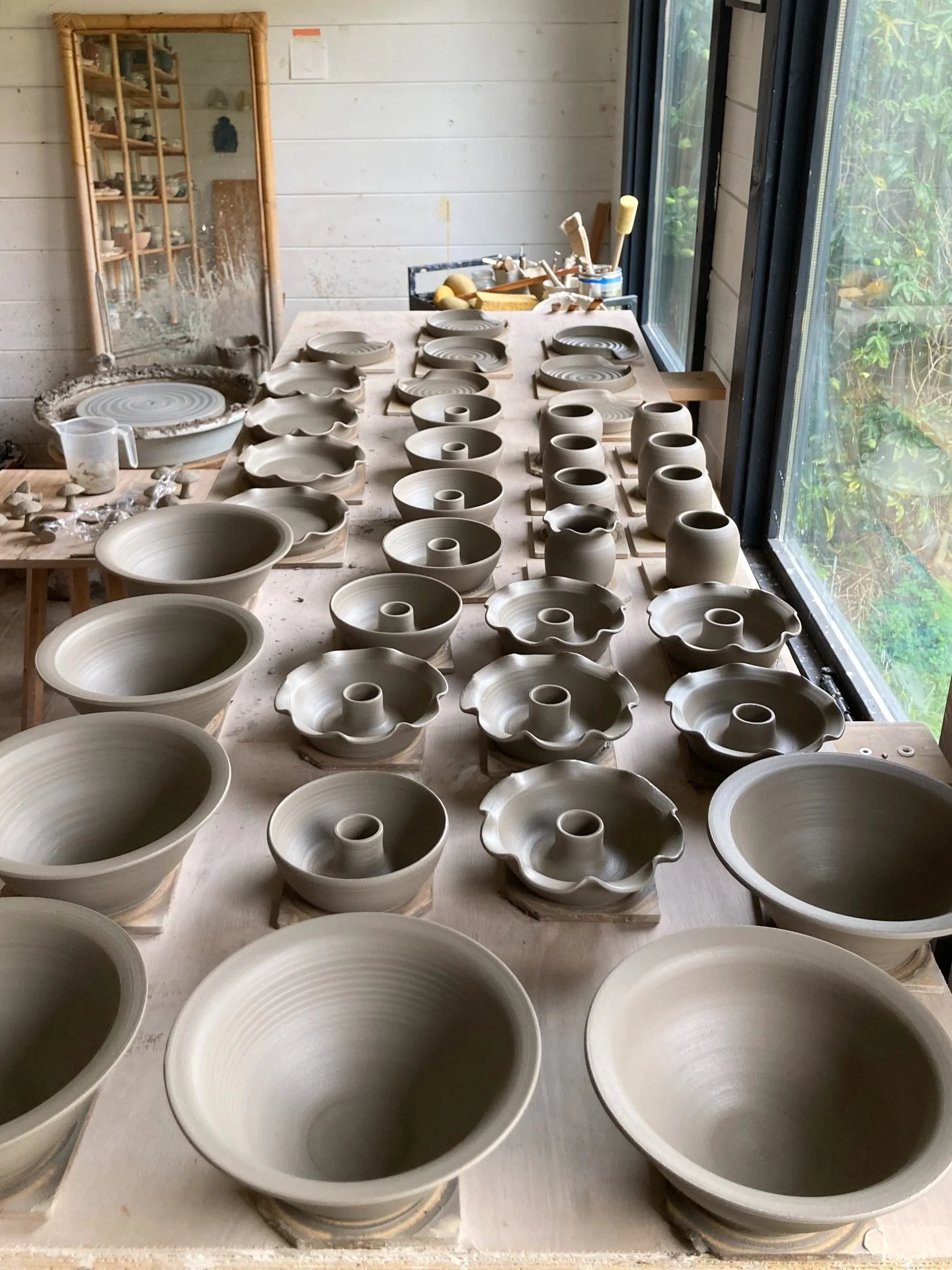 A snapshot from 2025: my daily 1.5hr throwing sesh, making as much as possible before baby&rsquo;s bath time. I know everybody says it but wow did my productivity increase when my access to hands free time disappeared! 

The juggle is real but it&rsq