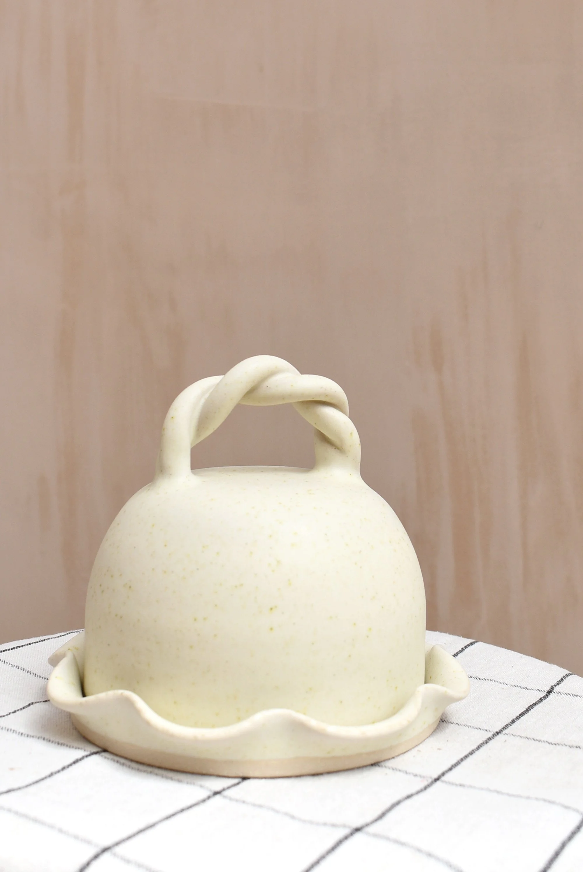 FOREDAYS OATMEAL TWIST HANDLE BUTTER DISH 1.jpg