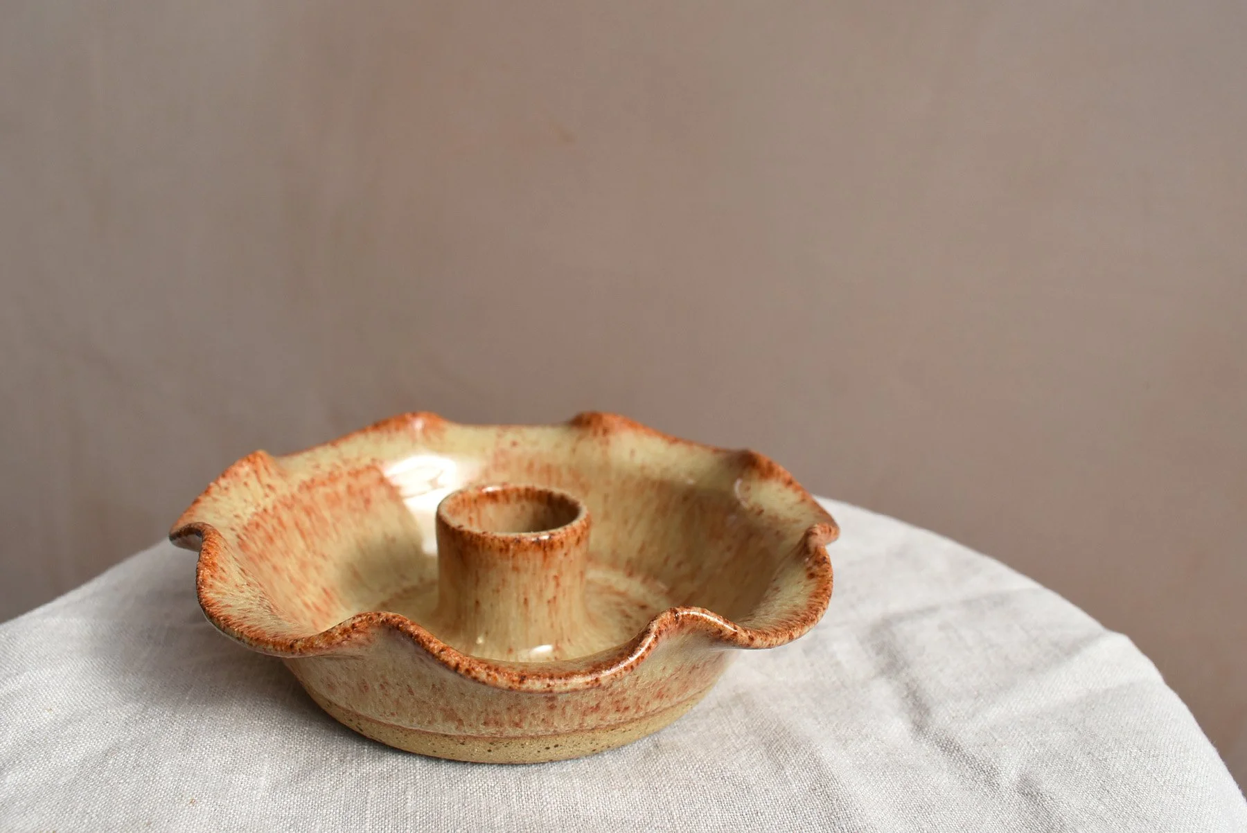 FOREDAYS SHINO FRILL CANDLEHOLDER 2.jpg