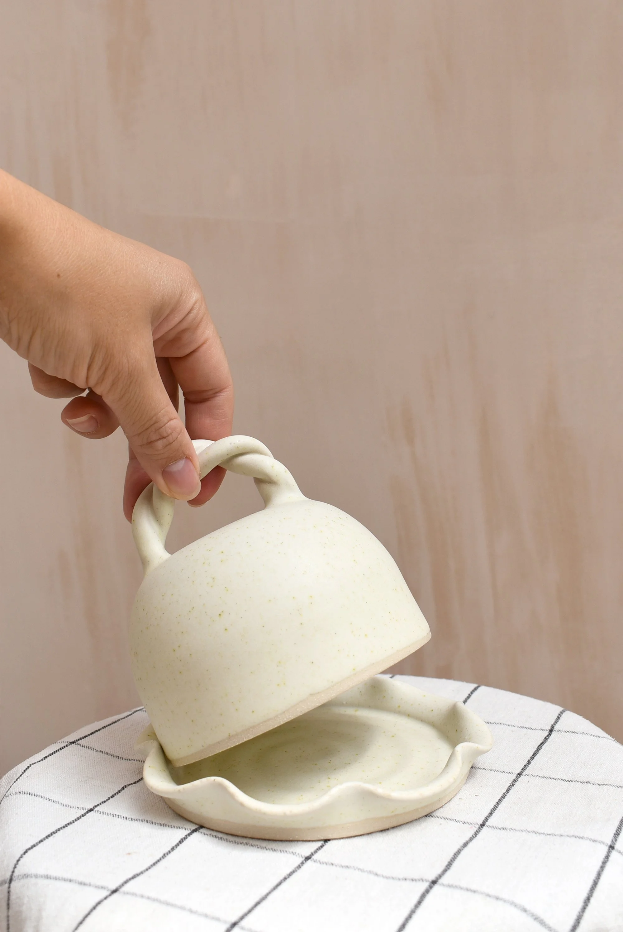 FOREDAYS OATMEAL TWIST HANDLE BUTTER DISH 2.jpg