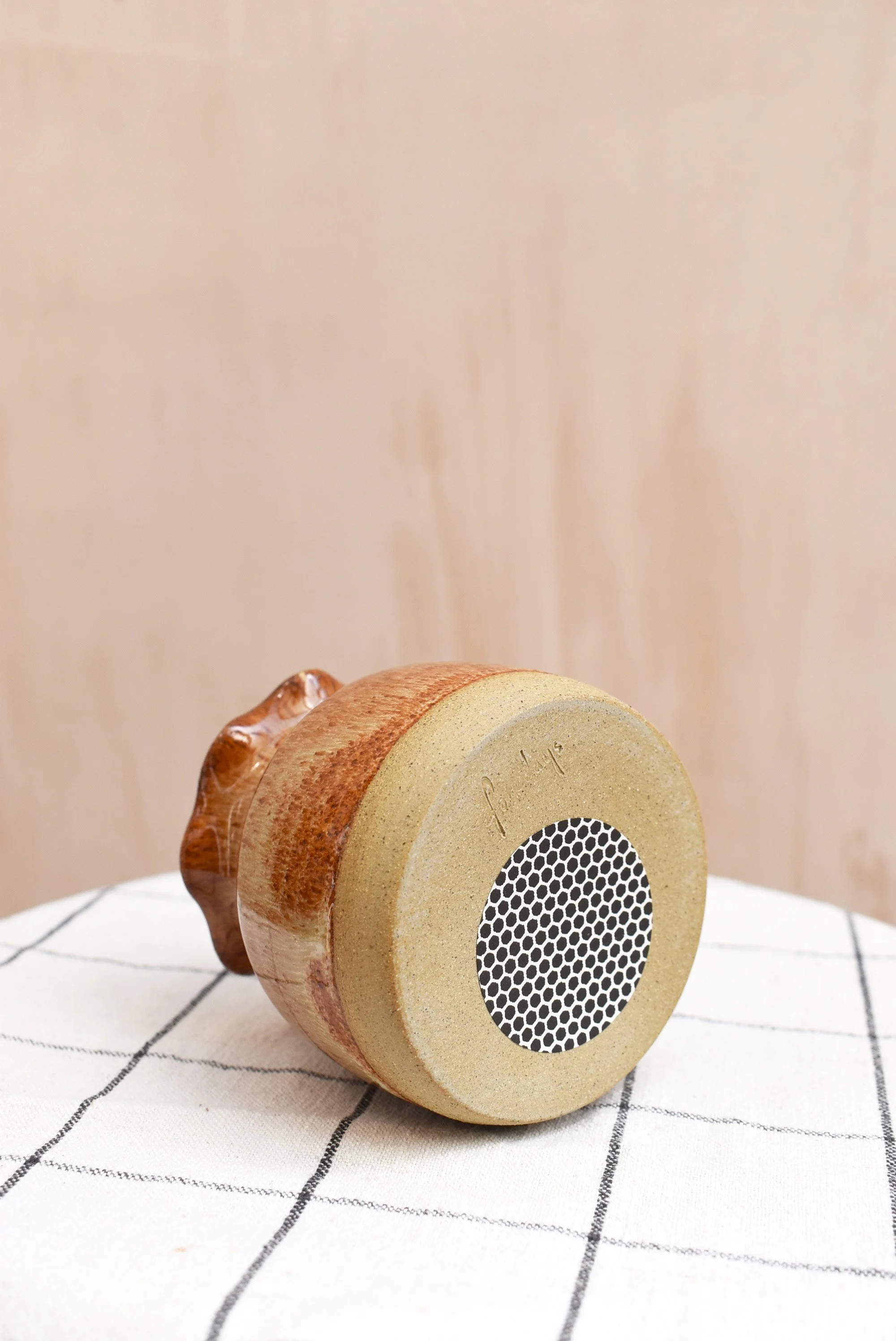 FOREDAYS FRILLY MATCHSTICK POT SHINO 3.jpg