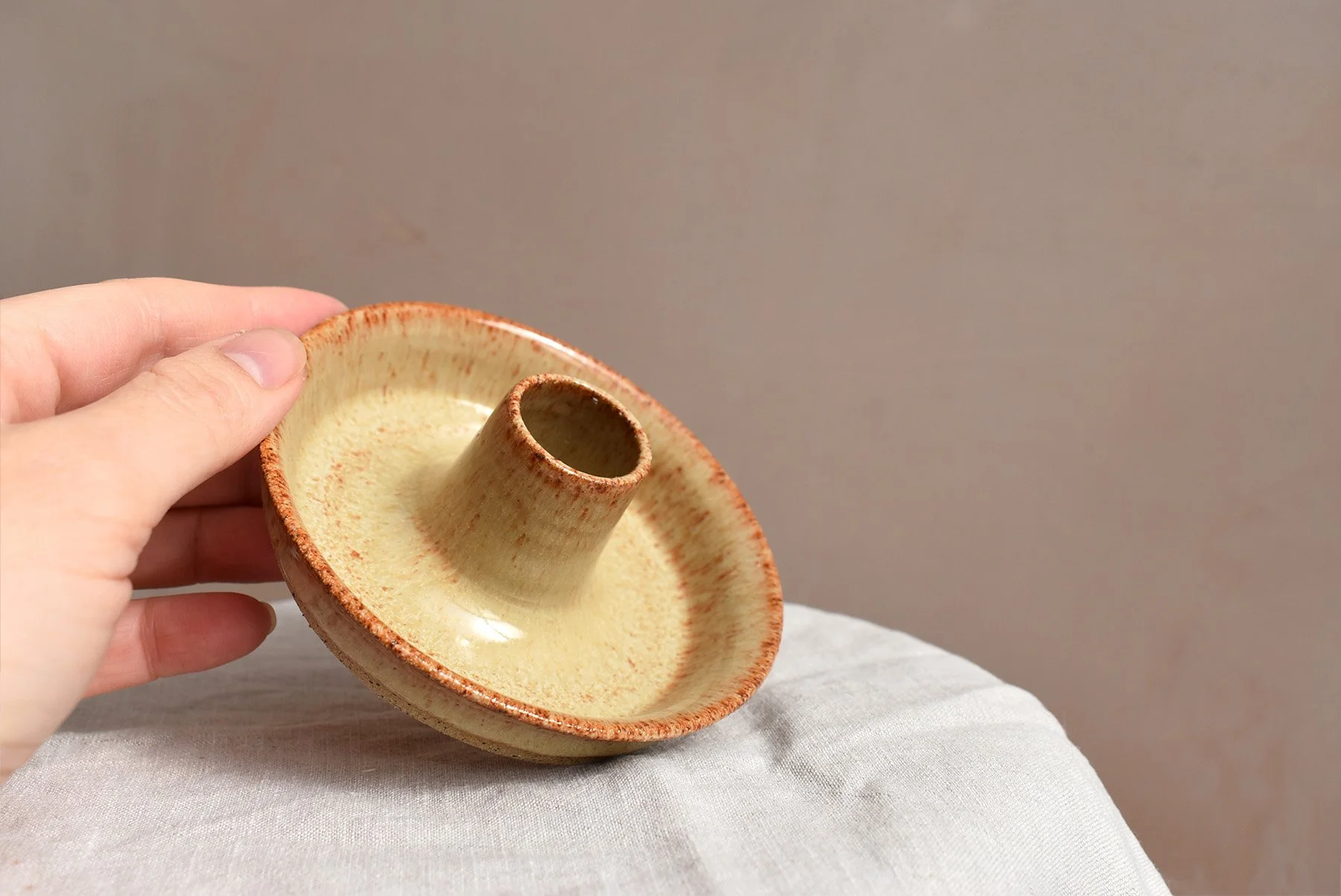 FOREDAYS MINIMAL CANDLEHOLDER SHINO 2.jpg