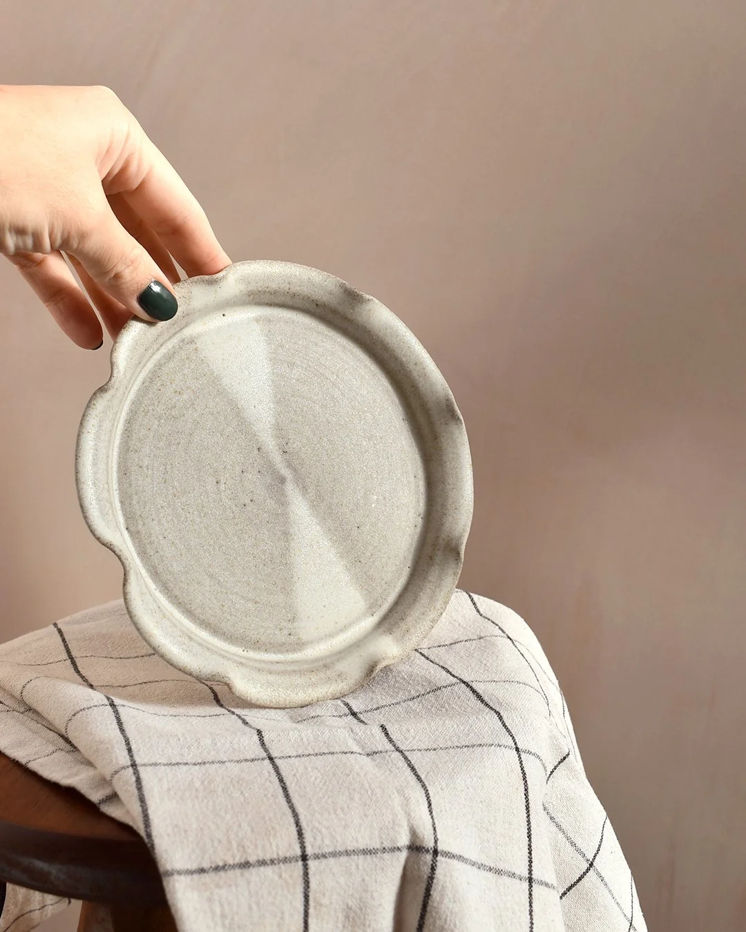 Frilly Treat Plate in Chalk