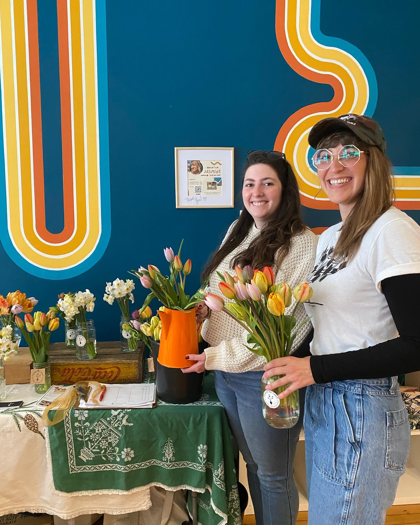Good times at @perchcafeandbakery today meeting the community, talking about hunger, and selling our flowers. Thanks for having us ! We never sell our produce as that always goes to feed our neighbors in need but we do sometimes sell the flowers (mos