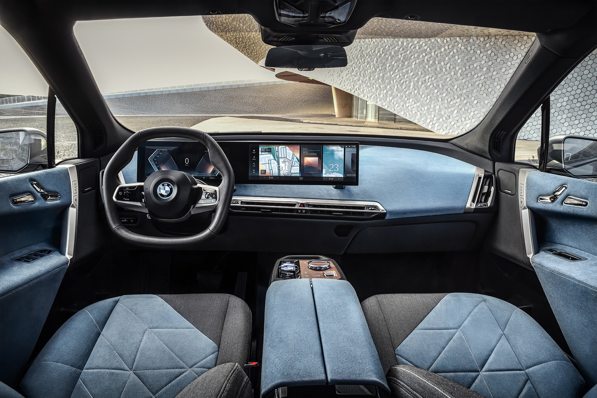 The new interior design of the BMW iX
