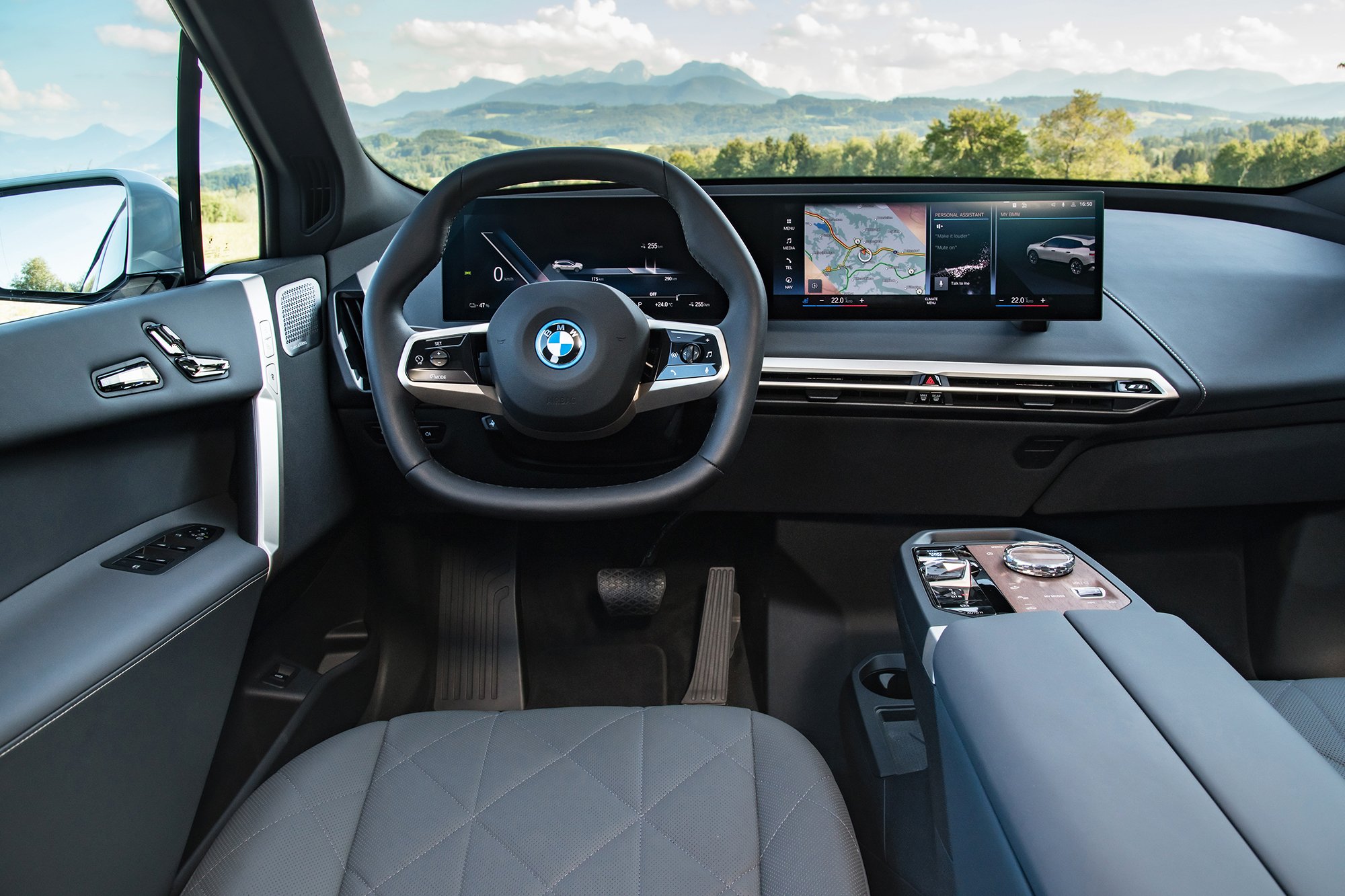 The interior of the new BMW iX xDrive50