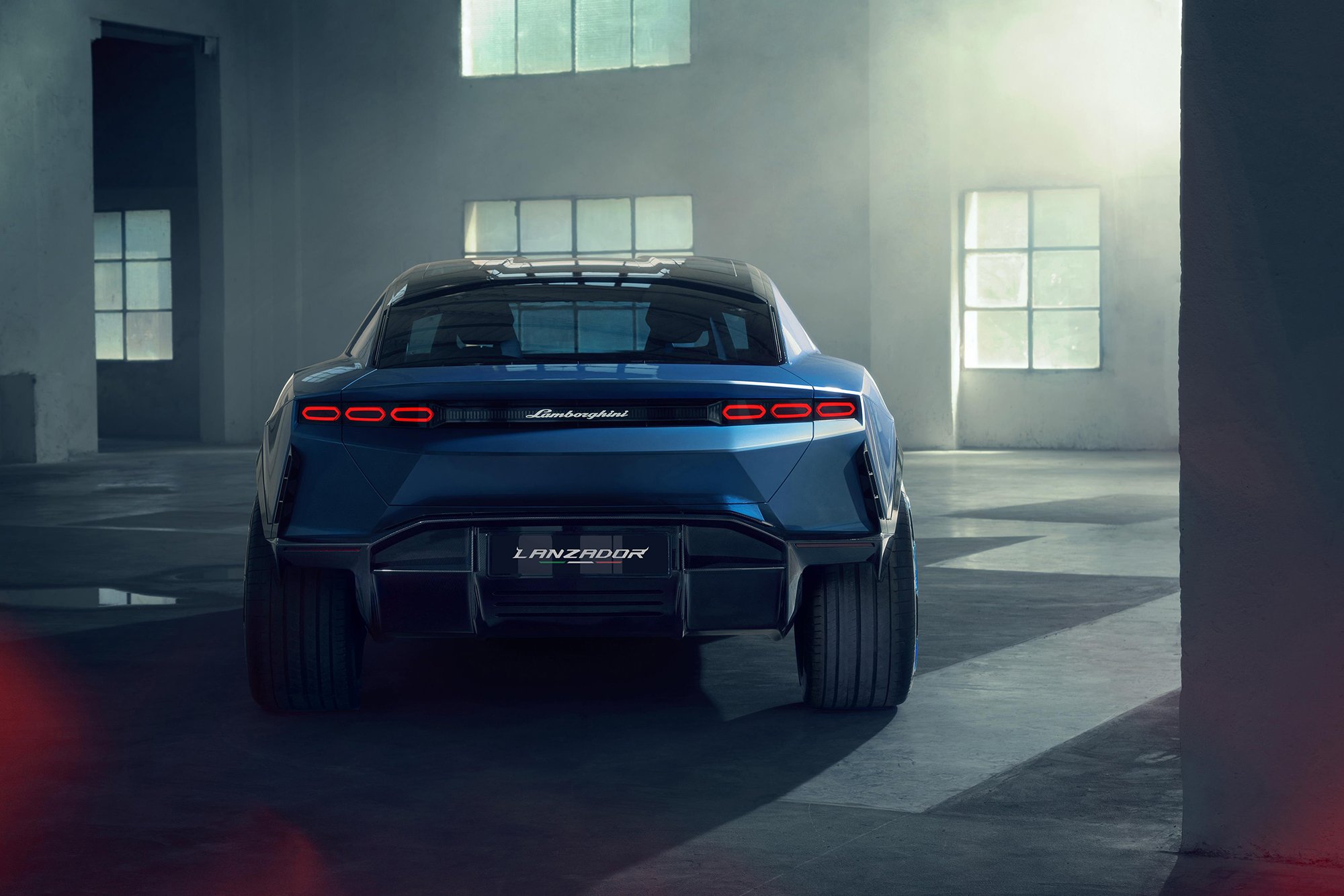 The futuristic exterior design of the Lamborghini Lanzador