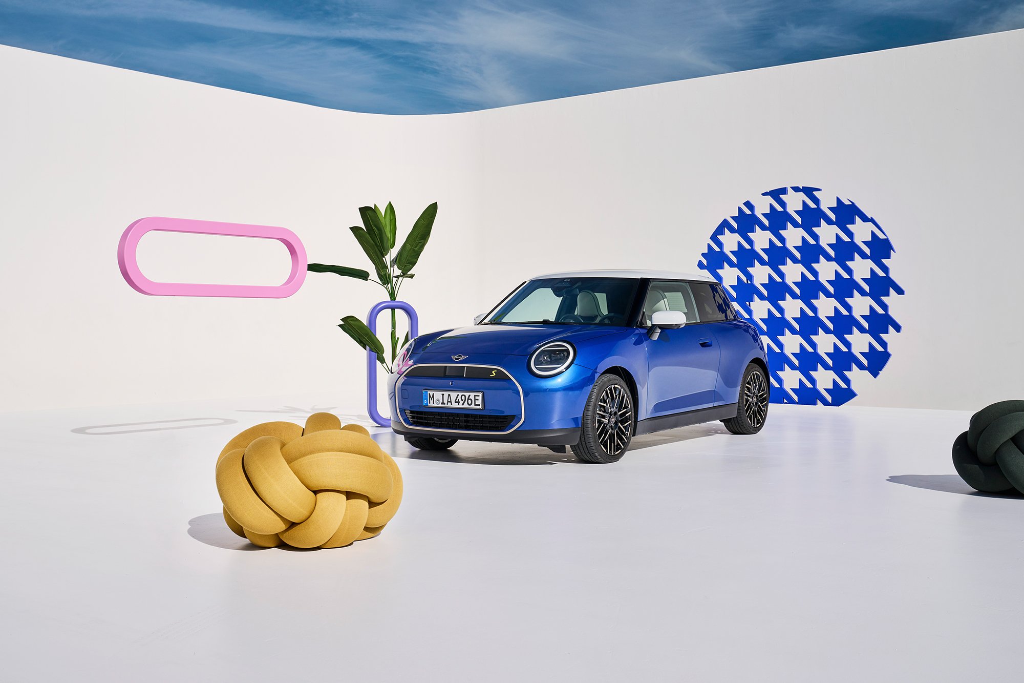 Exterior design of the new all-electric MINI Cooper Electric 