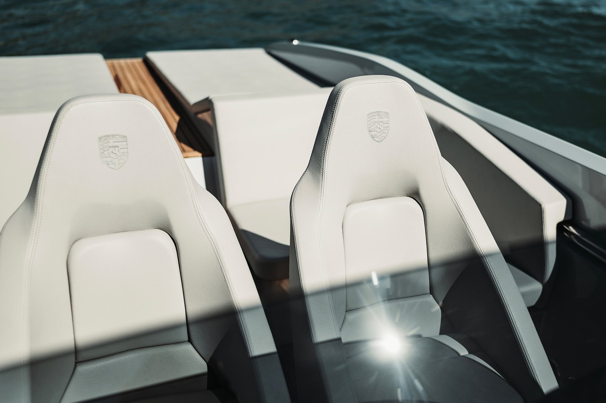 Seating design of the The design of the Porsche Frauscher 850 Fantom Air electric boat