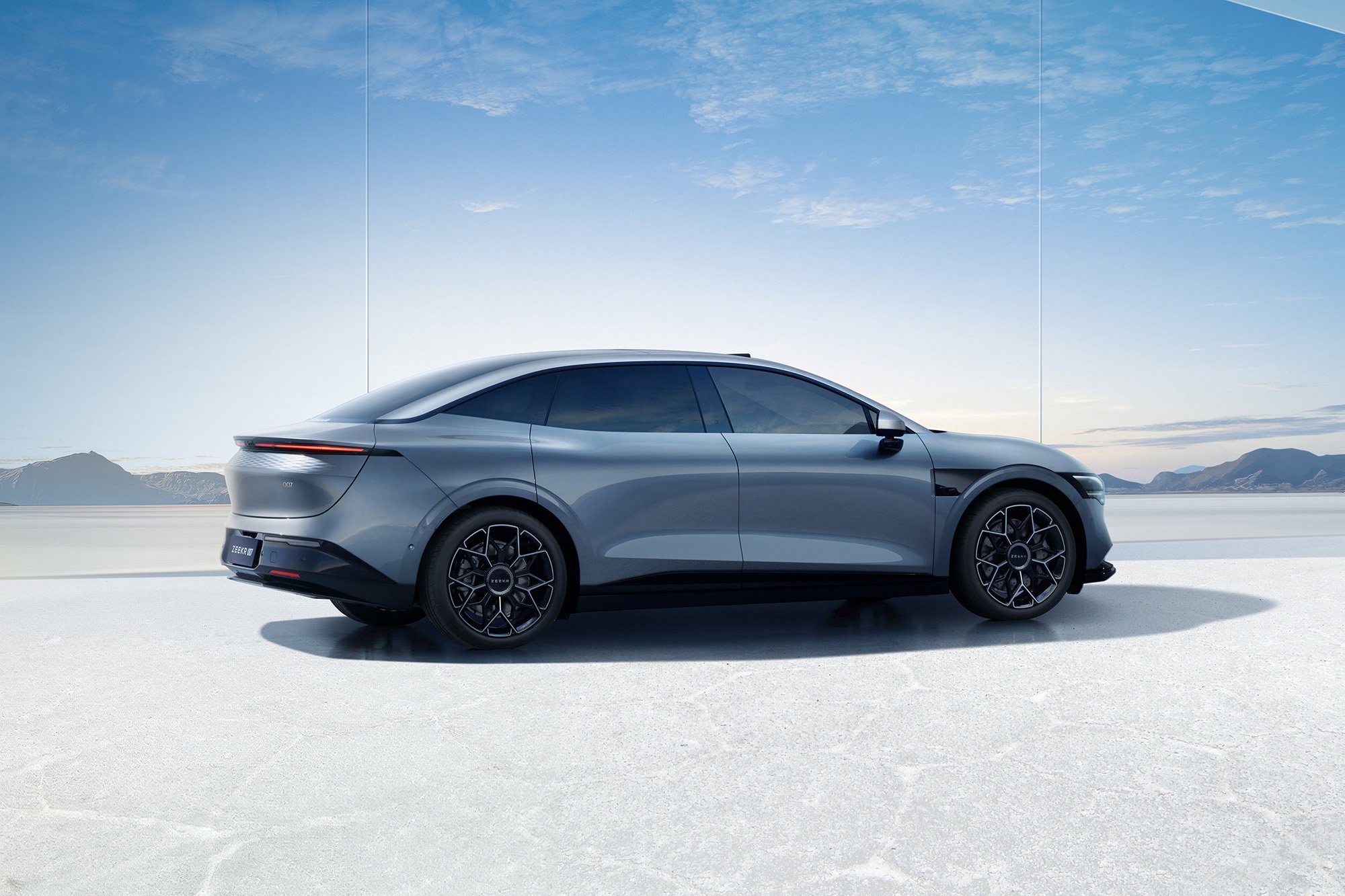 The exterior design of the new design language "Hidden Energy" of the all-electric ZEEKR 007 sedan