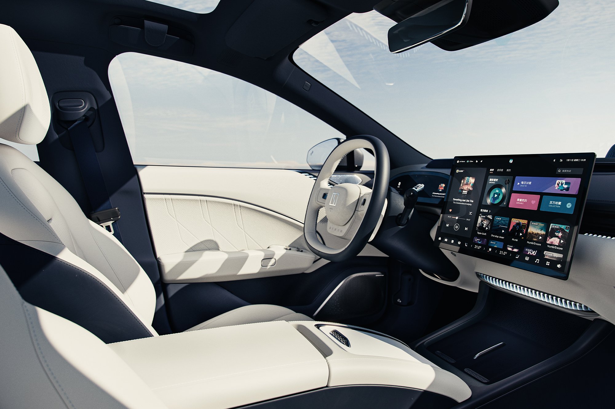 The interior design of the new design language "Hidden Energy" of the all-electric ZEEKR 007 sedan