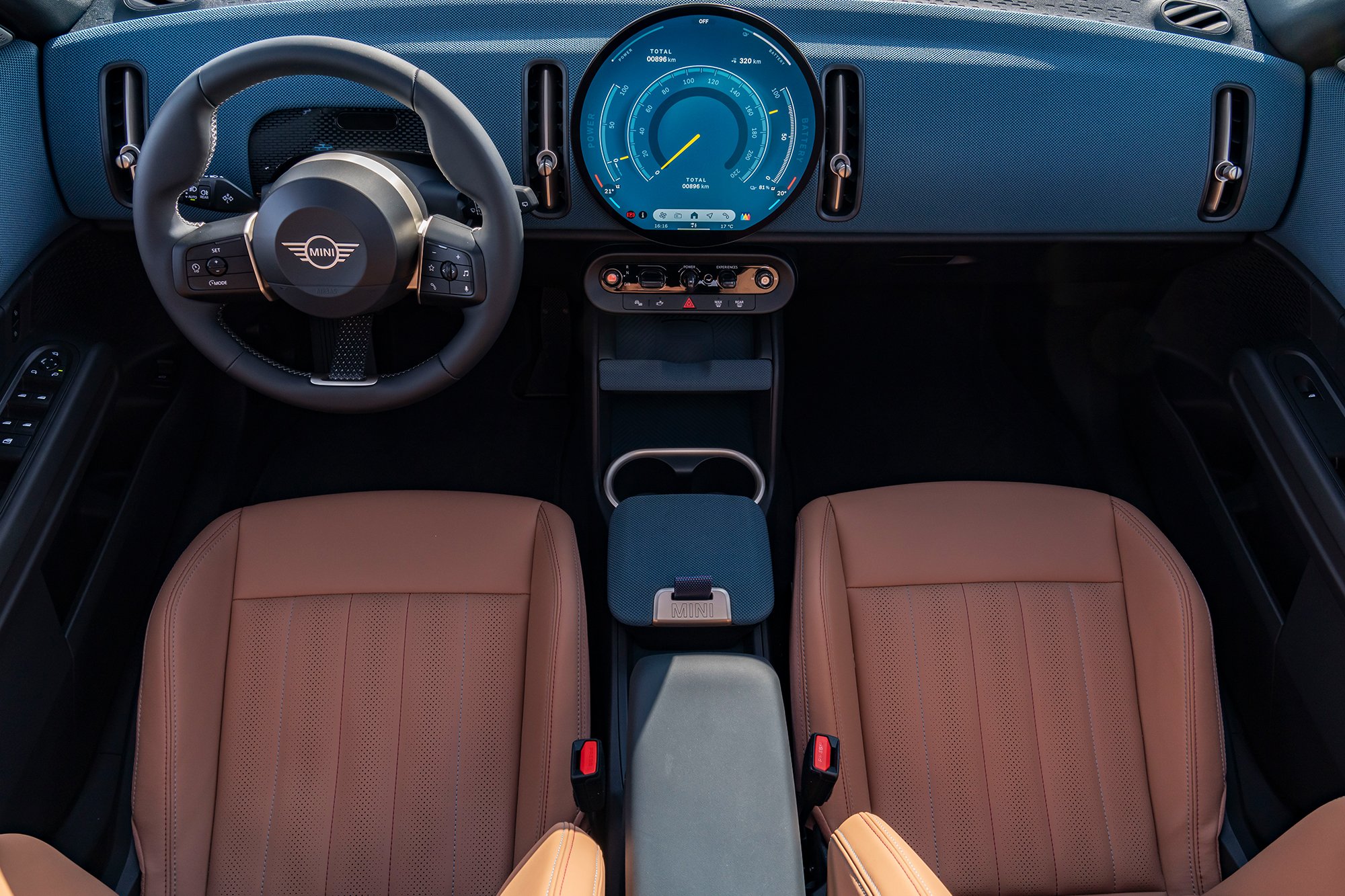 Interior design of the all-electric MINI Countryman SE ALL4