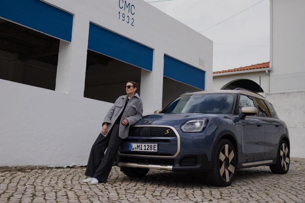 Britta Reineke, founder of ellectric with the new all-electric MINI Countryman SE ALL4