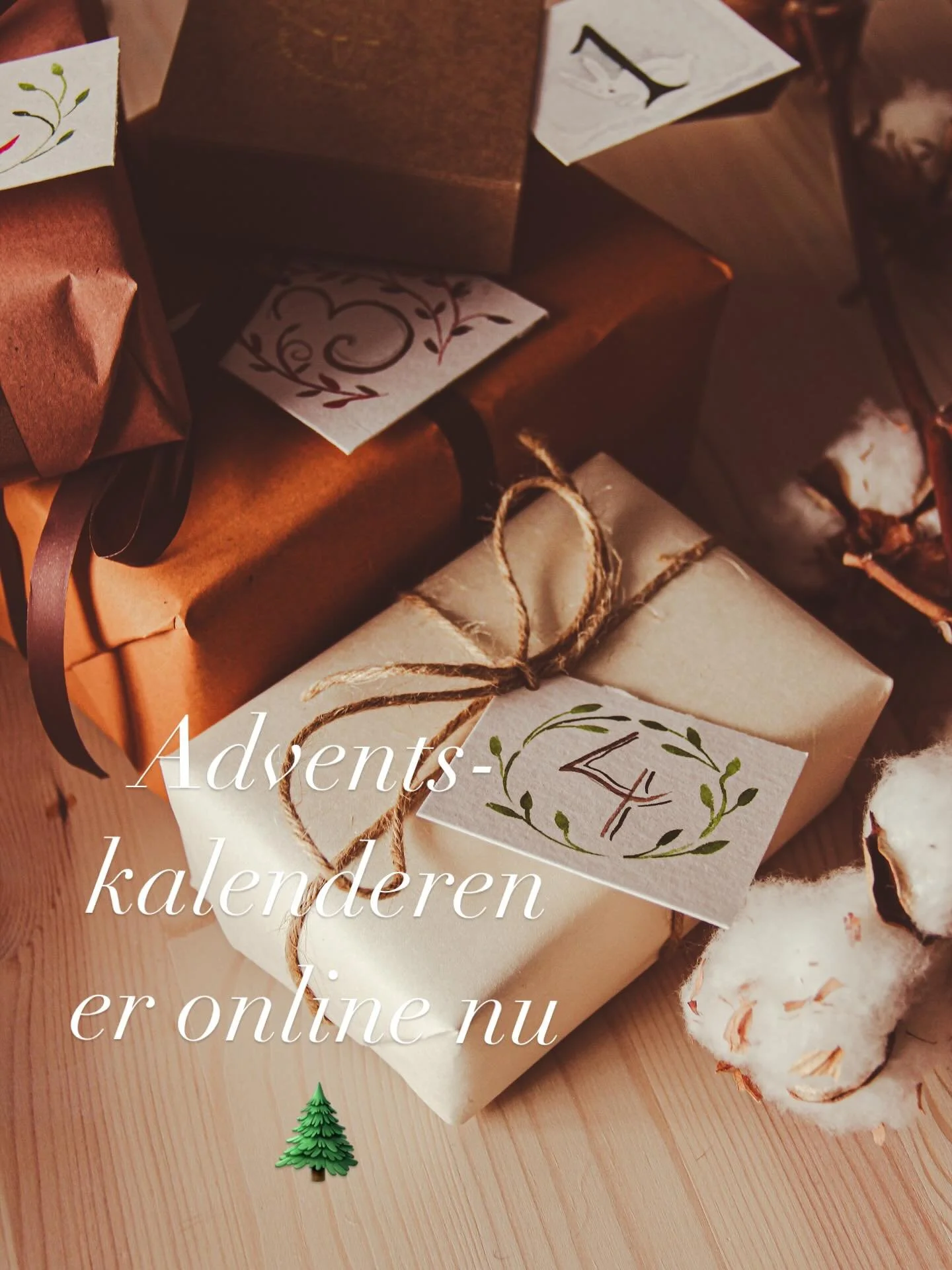 I &aring;r har jeg skabt en adventskalender fyldt med keramikskatte &ndash; fire sm&aring; gaver, der &aring;bner sig s&oslash;ndag for s&oslash;ndag i december.
De kommer i et meget begr&aelig;nset oplag p&aring; 15 stk.

Der er 2 varianter:

&ldquo