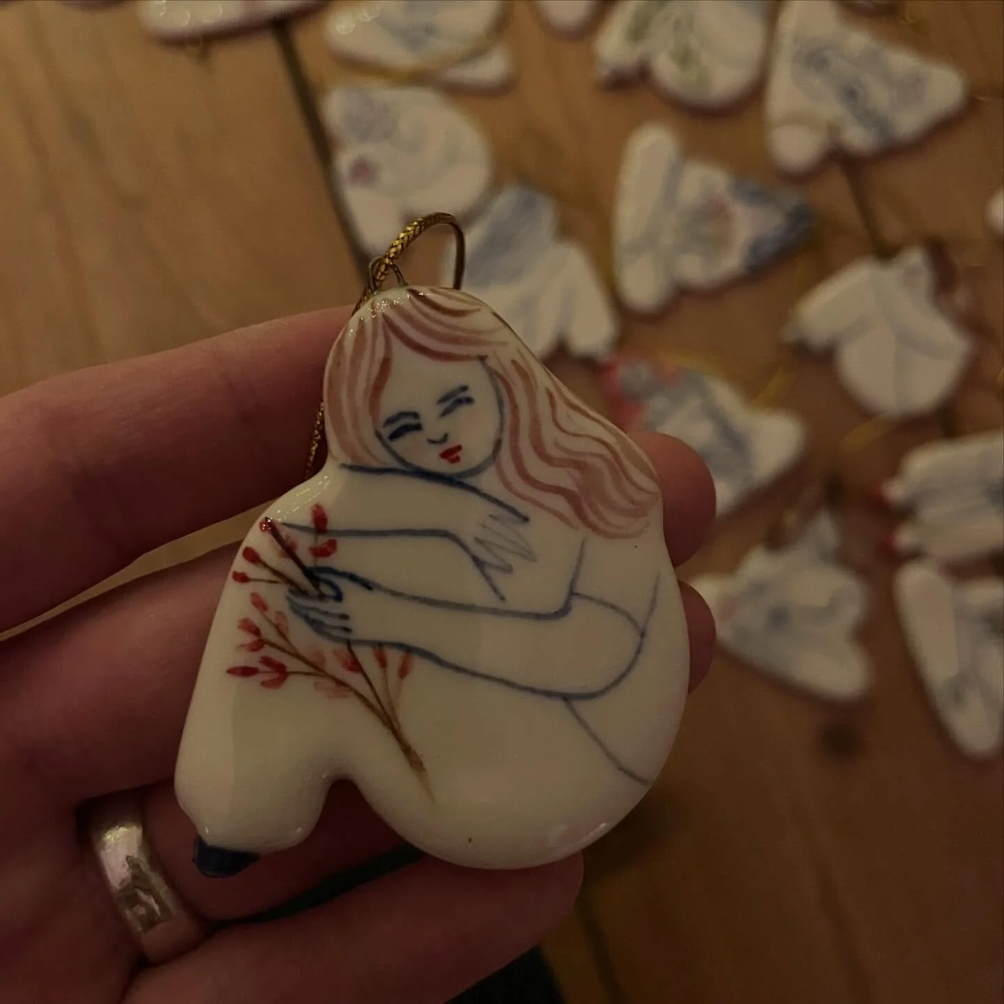 Det er alts&aring; f&oslash;rst nu jeg rigtig er landet i jule stemningen. Men hvad er julestemningen egentlig?
Mange er meget tidligere ude og n&aring;r jeg t&aelig;nker p&aring; mit arbejde er jeg virkelig n&oslash;dt til at v&aelig;re i bedre tid 