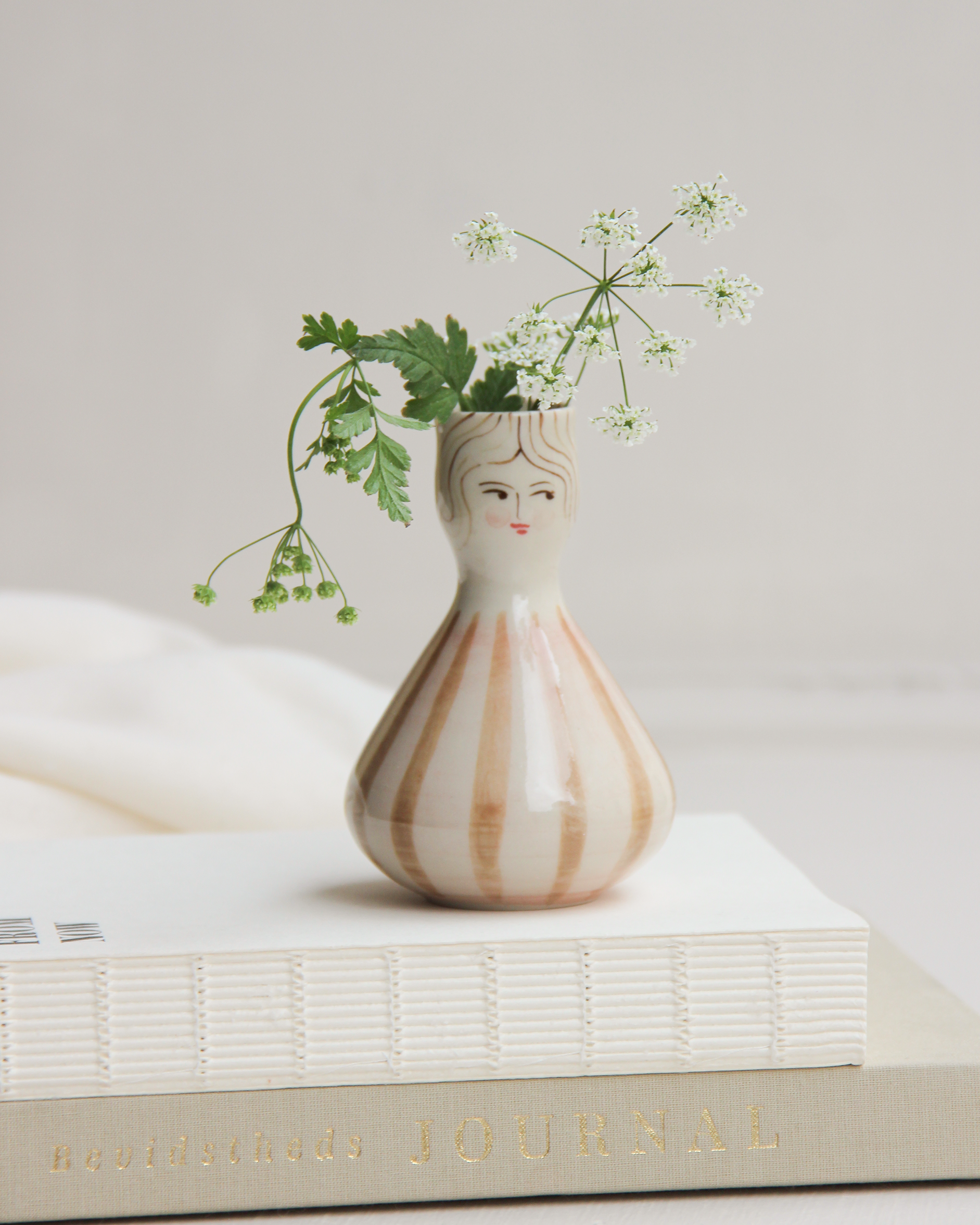 Vase – Dóra