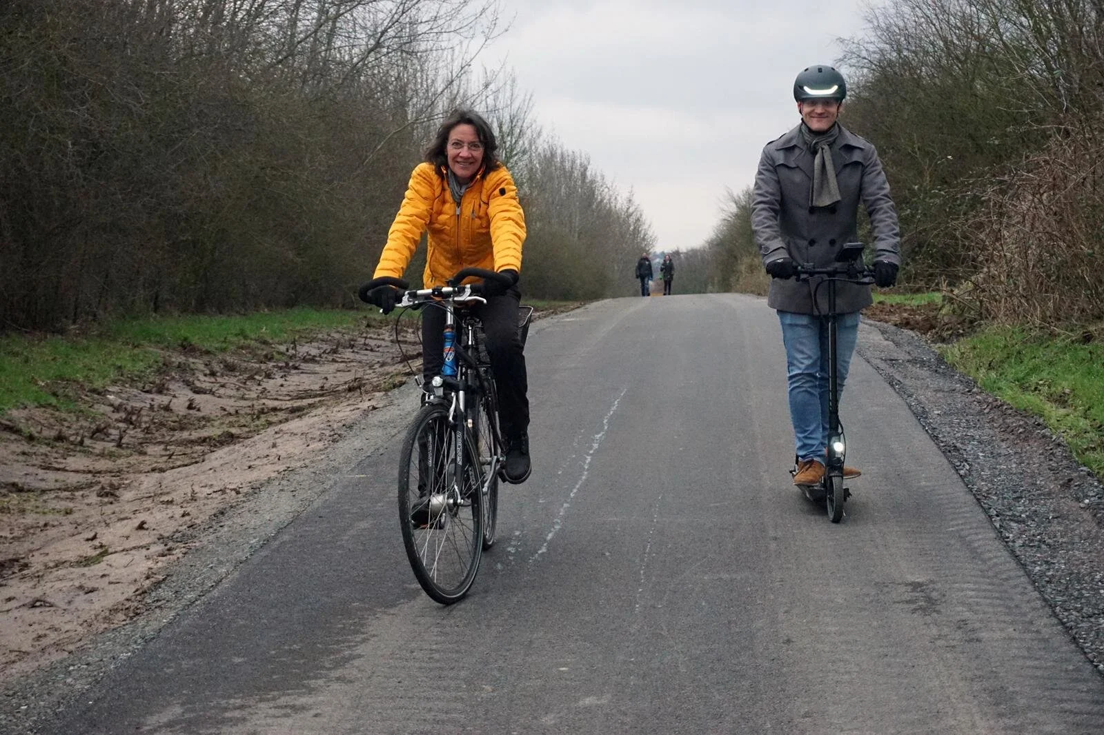 Bequem unterwegs auf dem neuen Radweg
