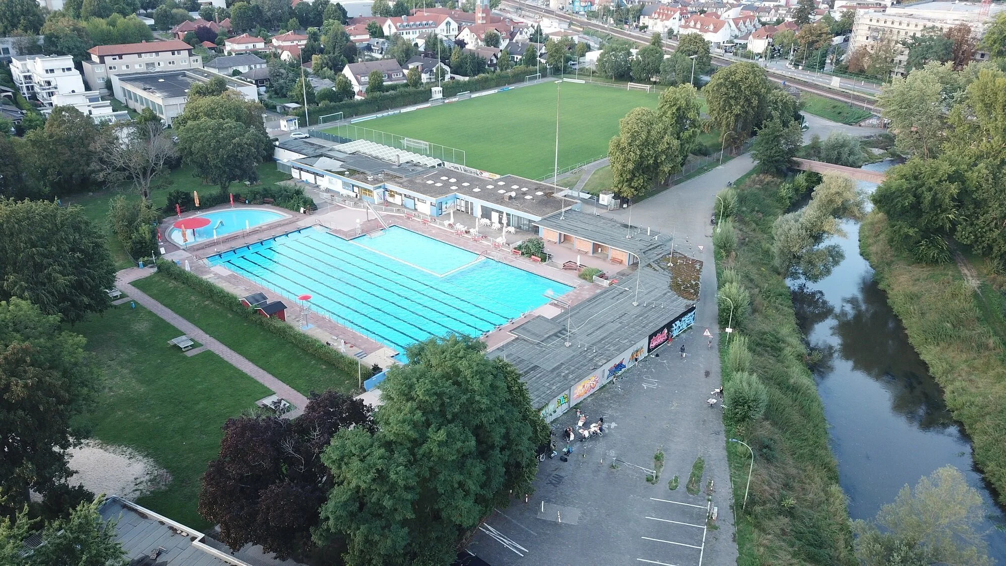 Freibad: Warum kostenfreie Jugendtickets derzeit nicht umsetzbar sind