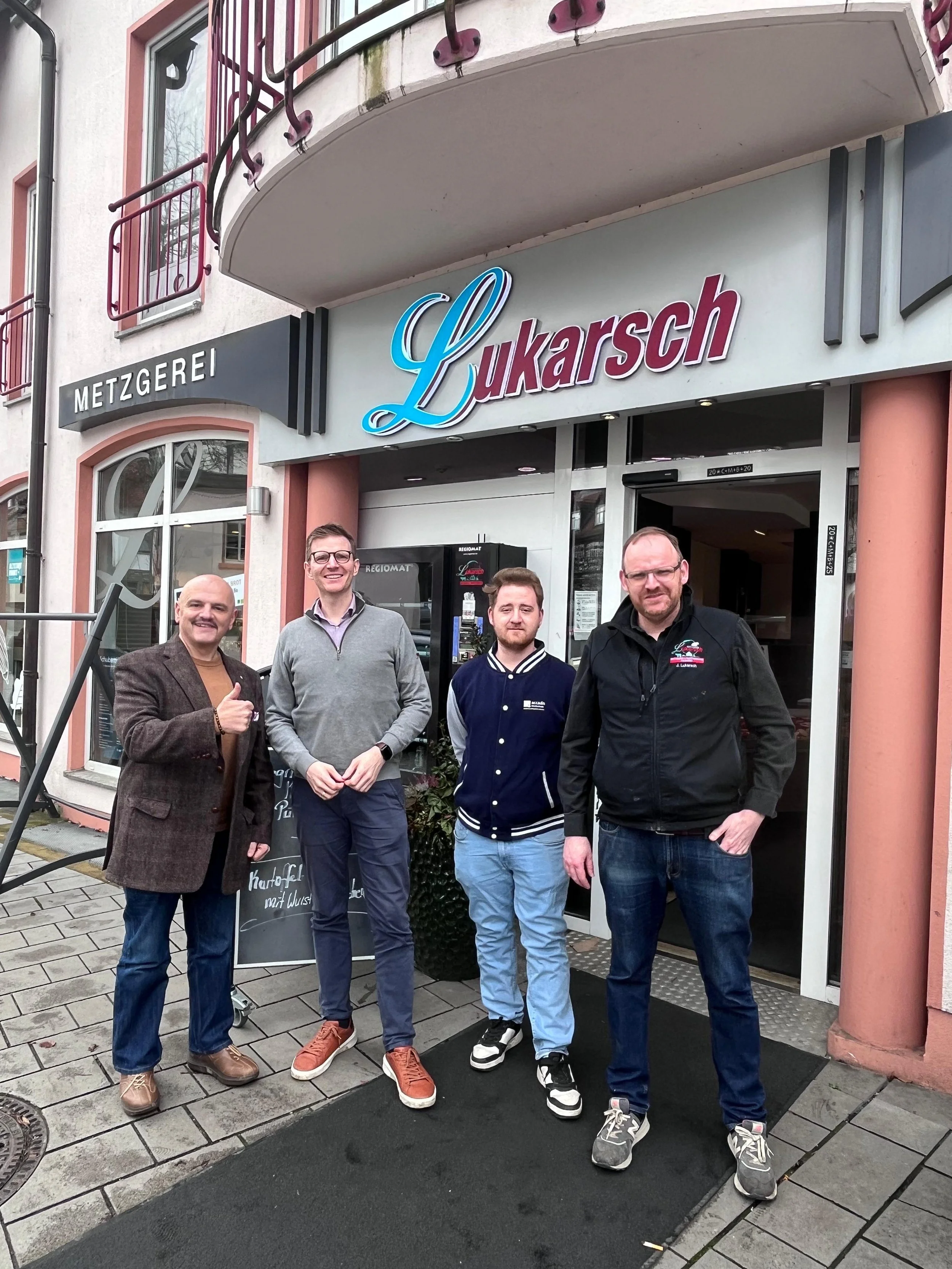 Wachsende Bürokratie belastet Handwerk: Bundestagskandidat Dr. Pauls besucht Metzgerei Lukarsch