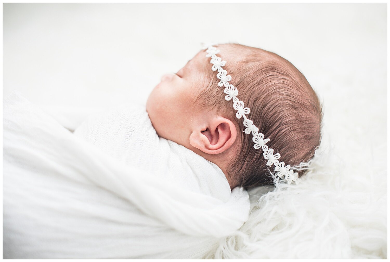 lifestyle-in-home-newborn-session-southport-ct_0004.jpg