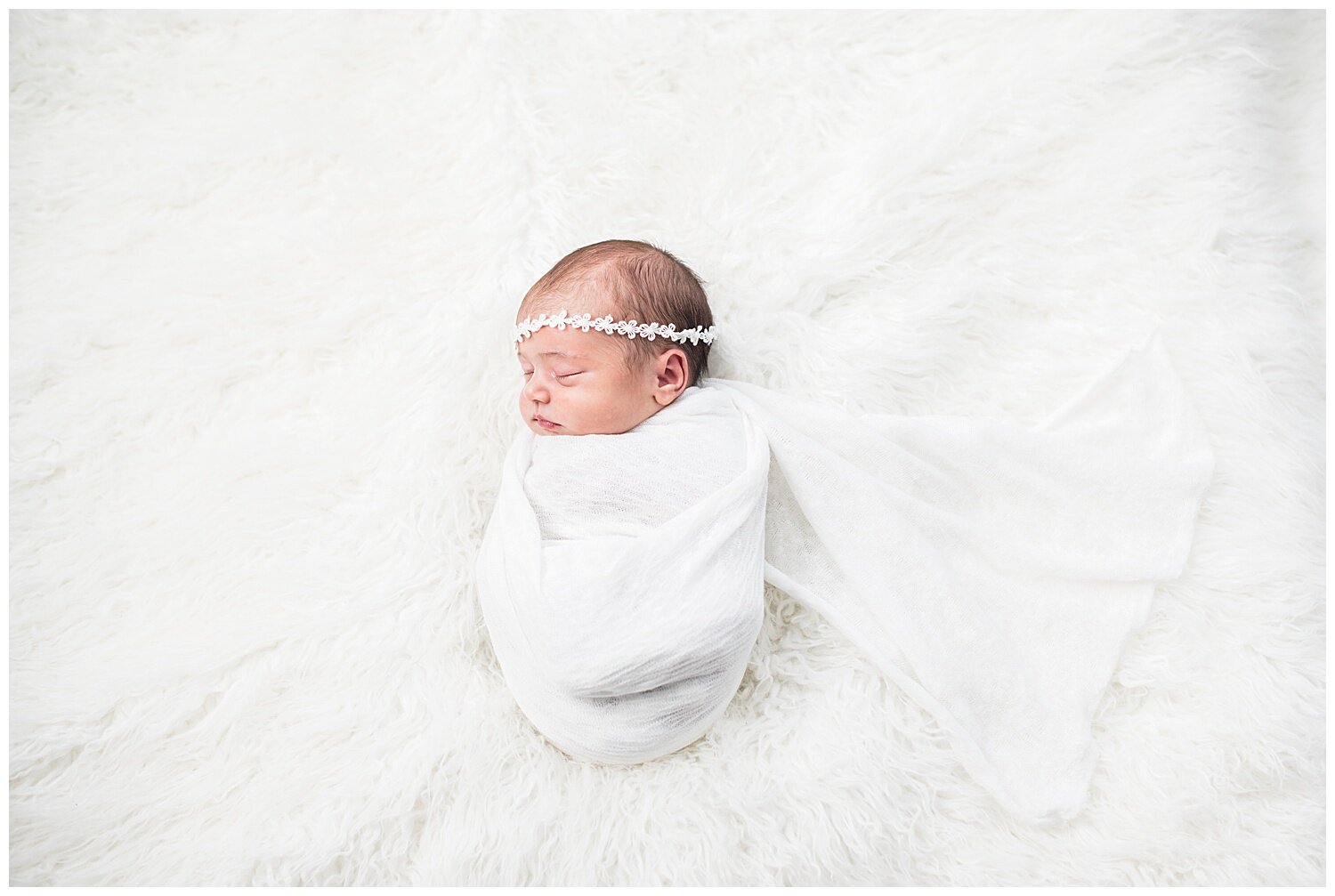 lifestyle-in-home-newborn-session-southport-ct_0003.jpg