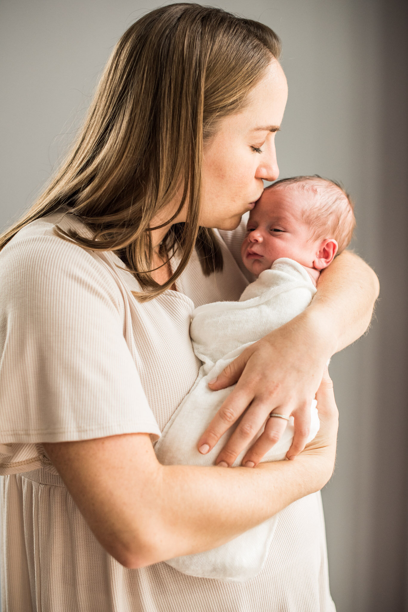 connecticut-newborn-photographer-natural-in-home-newborn-sessions-7.jpg