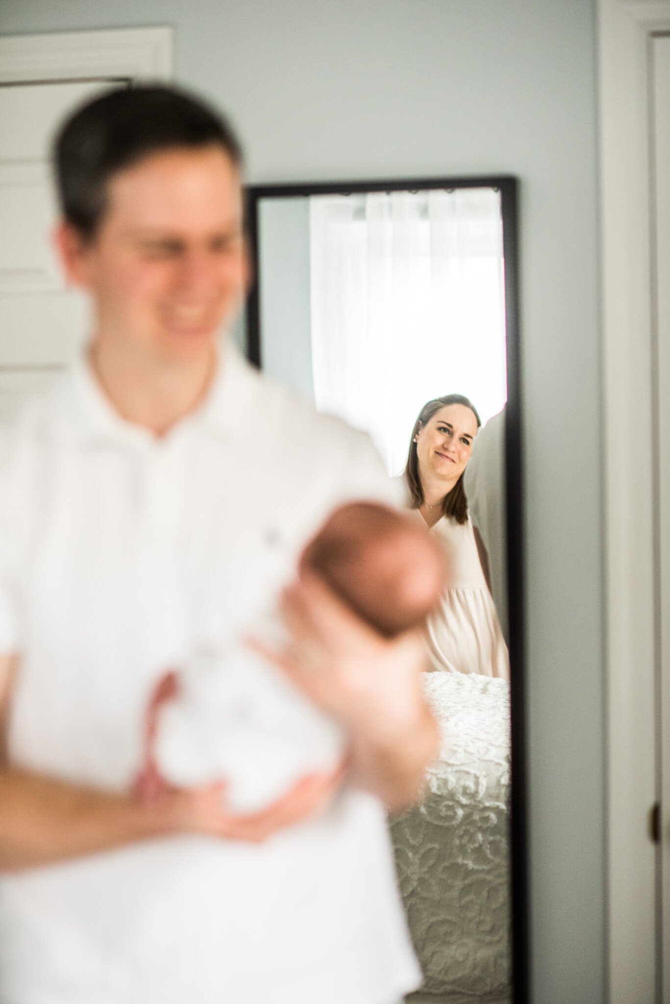 connecticut-newborn-photographer-natural-in-home-newborn-sessions-13.jpg