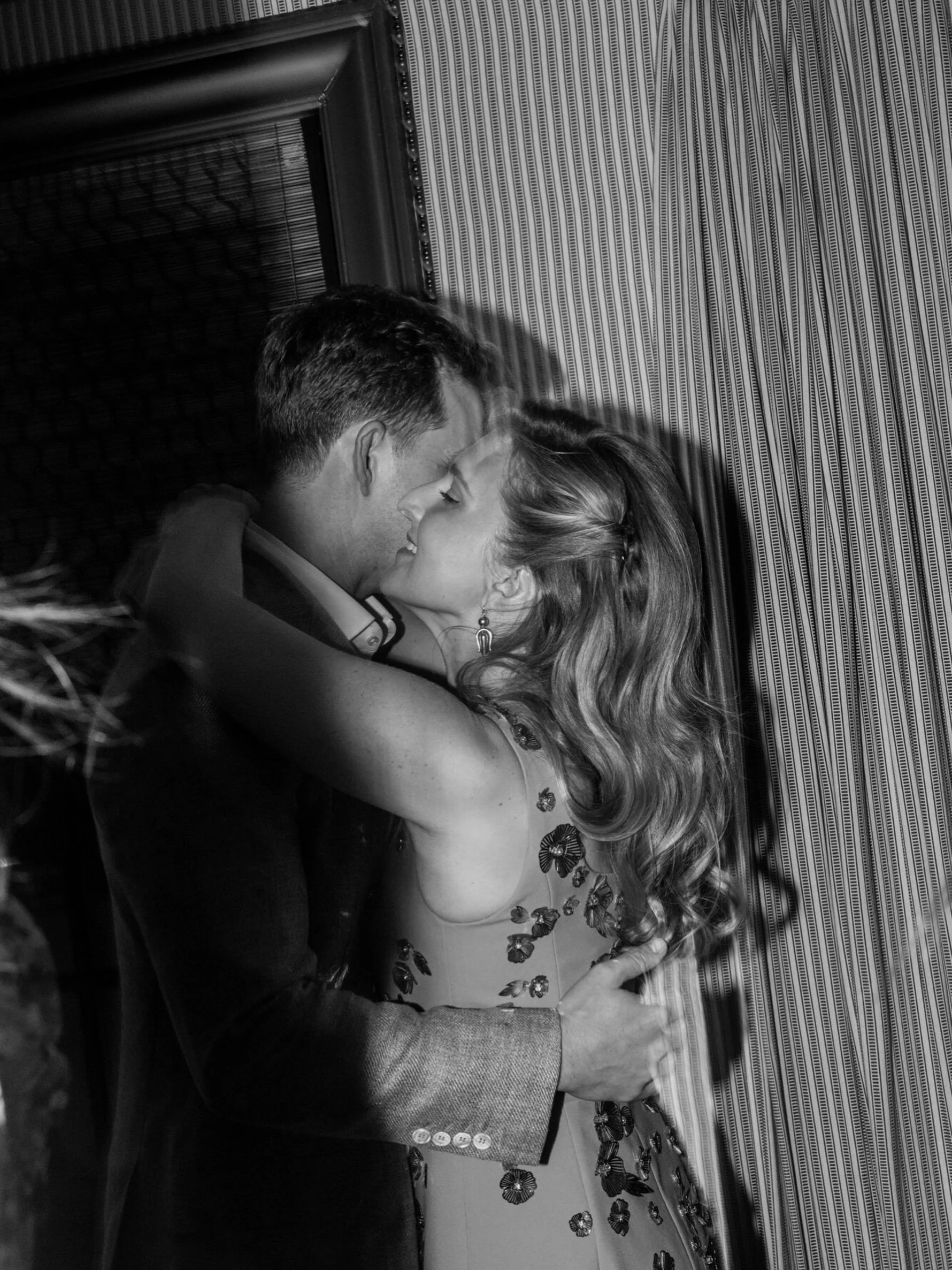 #couplephoto #blackandwhite #eventphotography #40sbirthday #mayflowerinnandspa