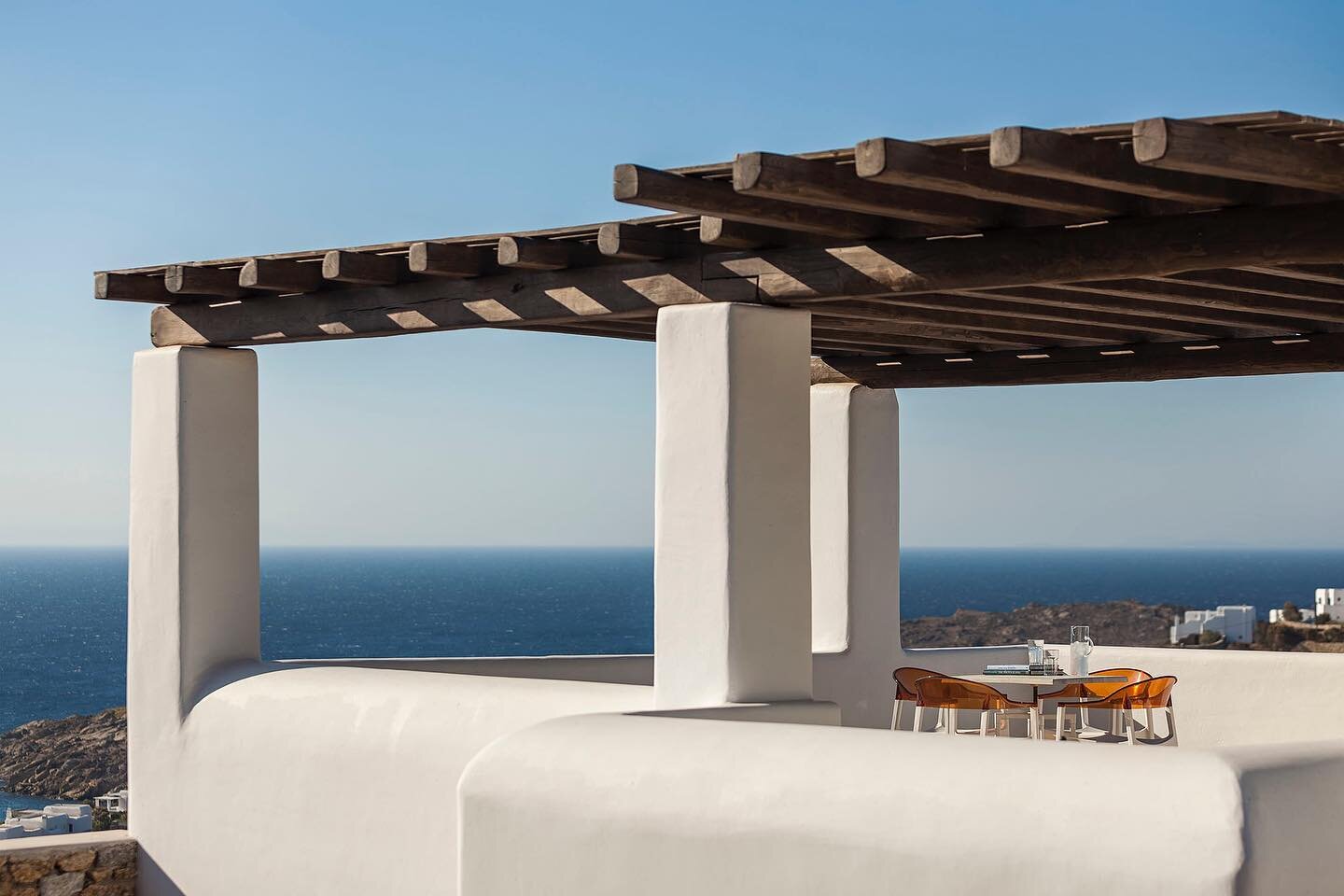 Infinite Blue 🌊🌊

#villastjohn #summeringreece #aegean #summer #views #blue #mykonos #cyclades #greekislands #visitgreece #summerrental #rentalproperty #venue #infinitypool #outdoorfurniture #yingyang #architecture #design #style #decor #outdoorpoo