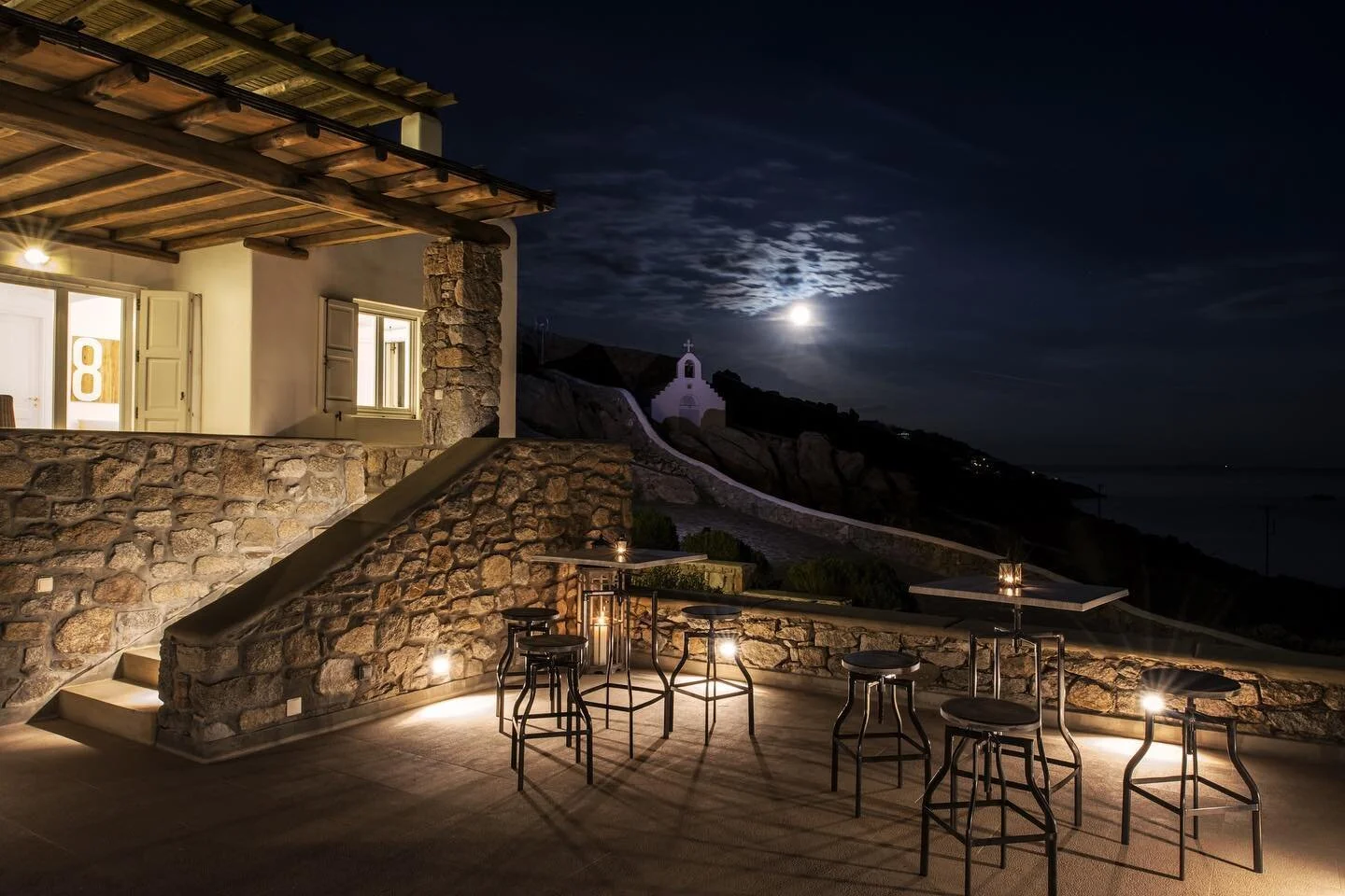 Missing warm summer nights right about now 🌙

#villastjohn #summer #aegean #views #blue #moon #moonrise #fullmoon #mykonos #cyclades #greekislands #summeringreece #visitgreece #summerrental #rentalproperty #venue #outdoorfurniture #yingyang #archite