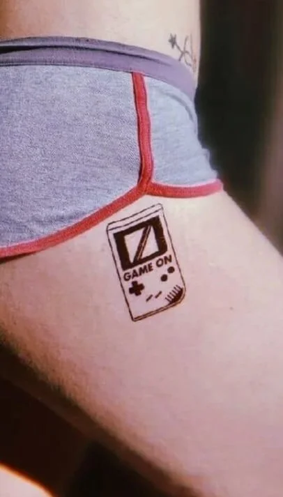 geek-gamer-girl-retro-temporary-tattoo-game-boy.jpg
