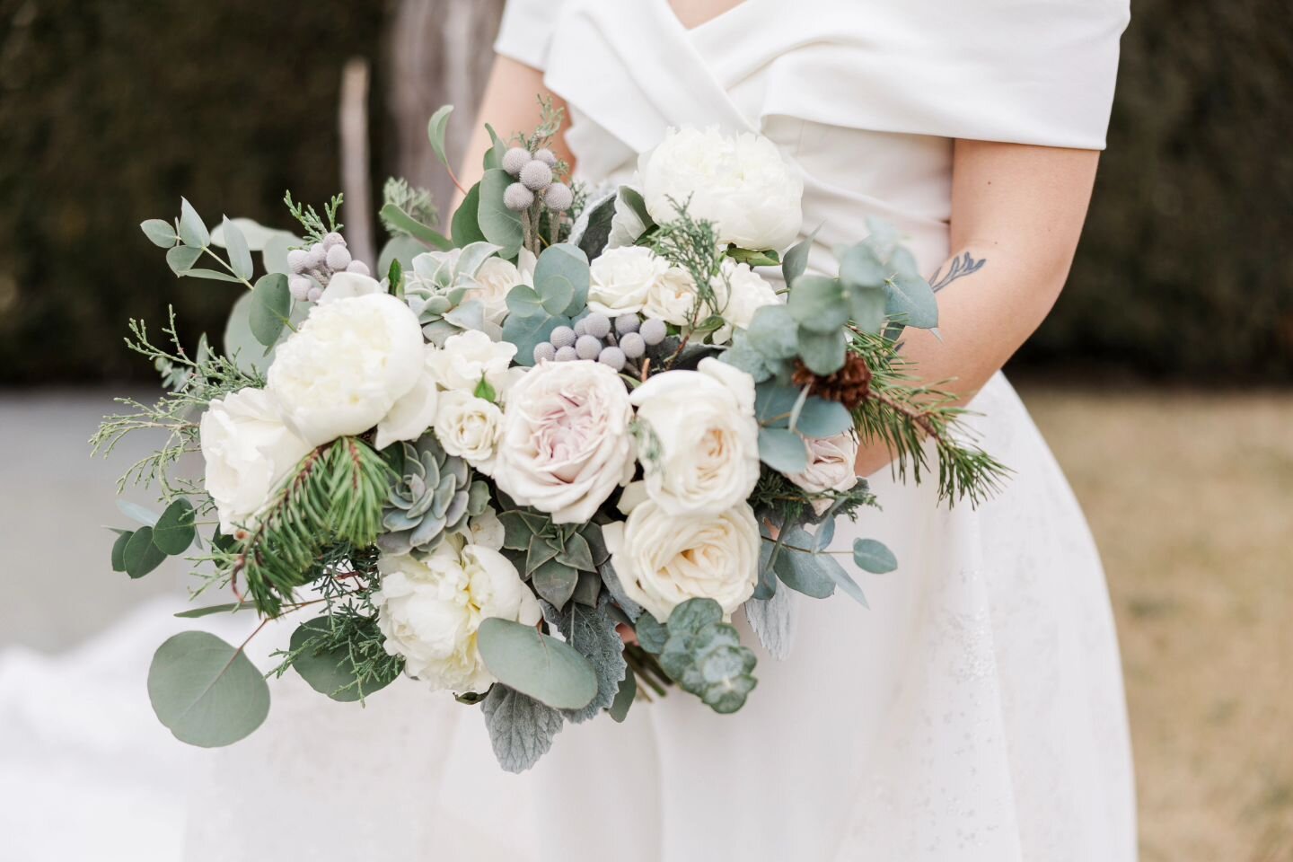 Succulents, roses in blush and white, and eucalyptus!?! Oh my! When we say bespoke florals, we mean it. And we certainly flexed our creative muscle with this absolutely stunning bouquet inspired by our Brides' favorite plants and greenery. What do yo