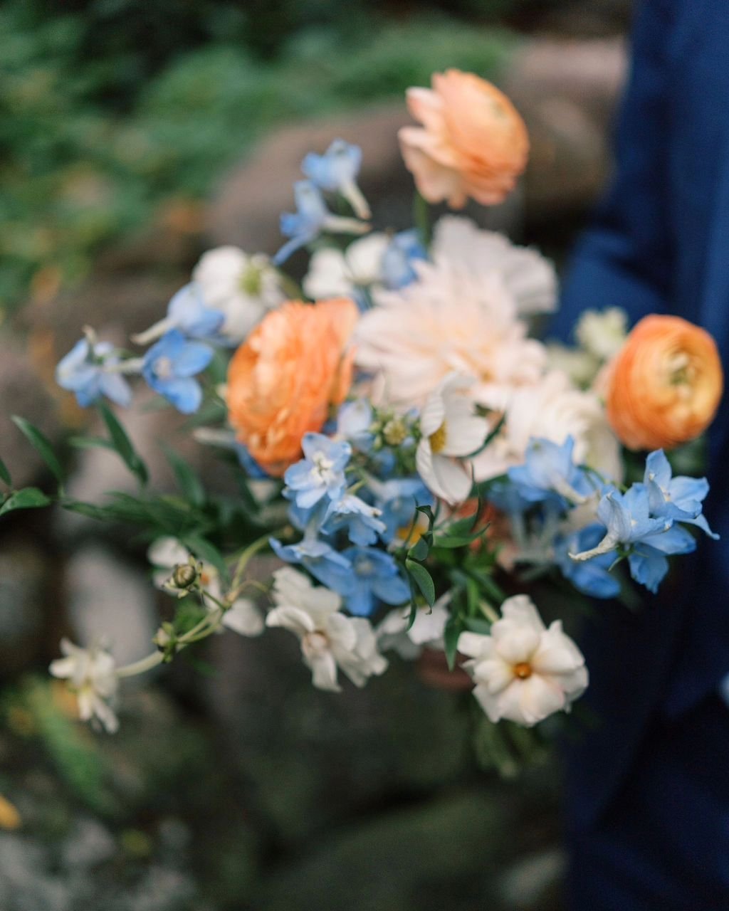 Just so you know, love never goes out of style. And neither does flowers 😉 

#colorfulweddings #montclairwedding #colorfulflorals #portamontclair #peachwedding #babybluewedding