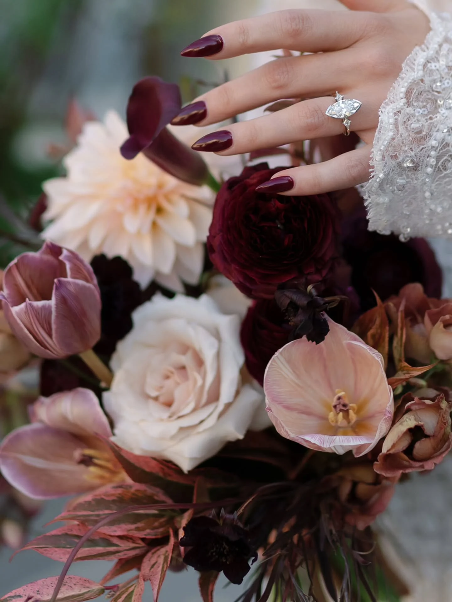 Unapologetic brag but make it mutual.

When your friend also happens to be the most talented jewelry designer you know, you shout it from the rooftops!

The @diamondwitch herself,  Kerry of @shoplovelocked designs custom wedding rings with the same c